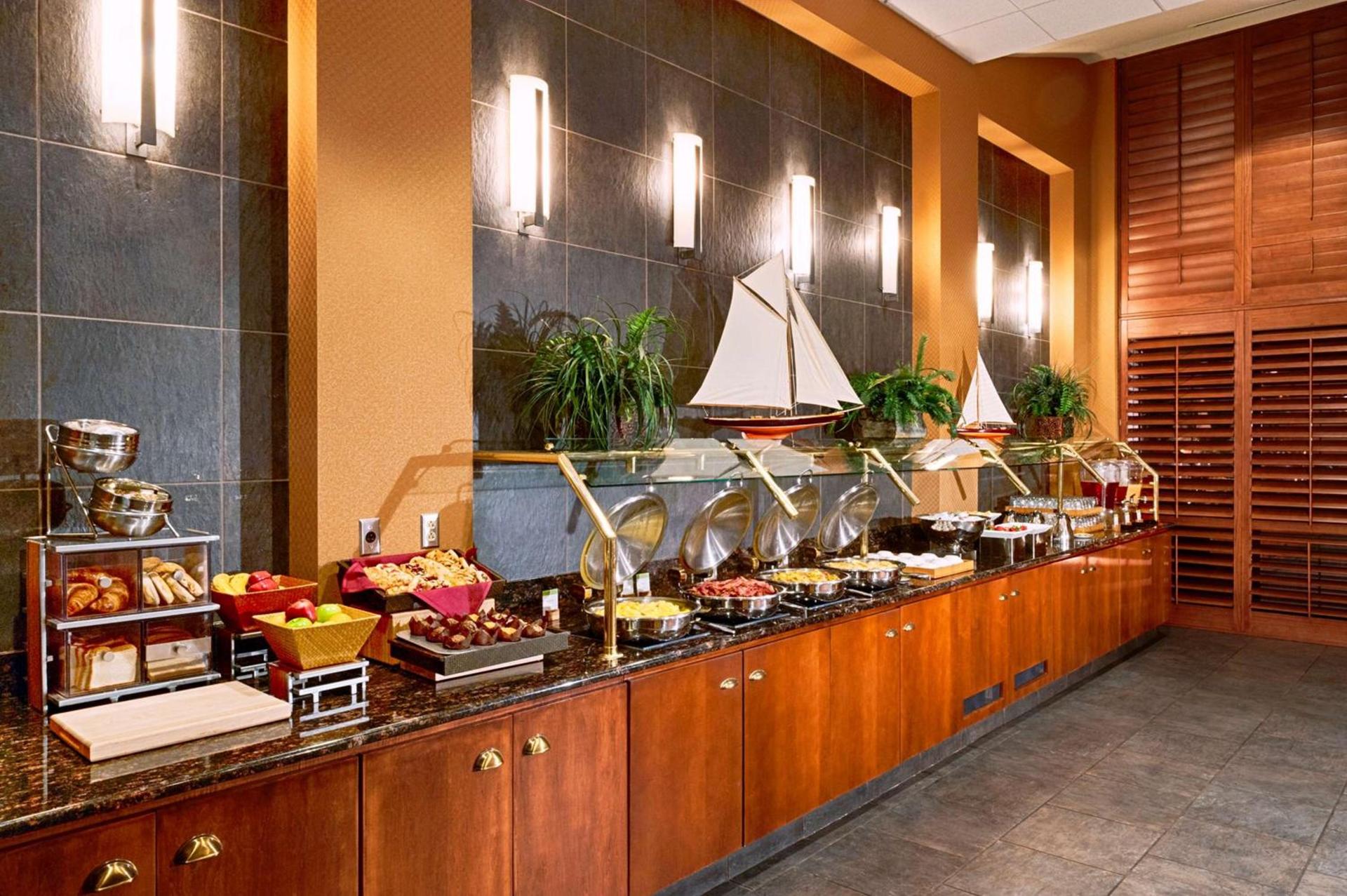 DoubleTree by Hilton Bay City - Riverfront photo 20