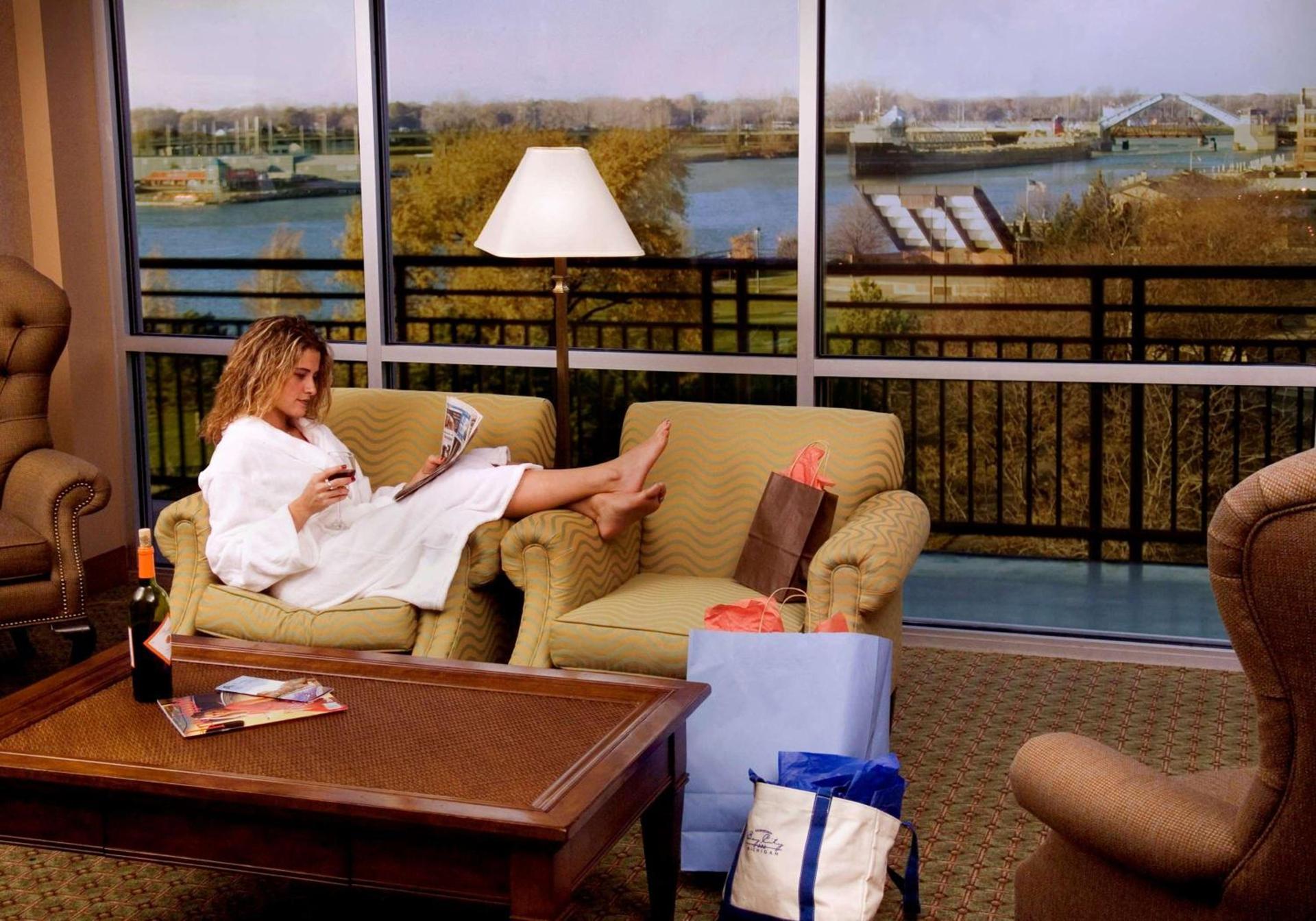 DoubleTree by Hilton Bay City - Riverfront photo 25