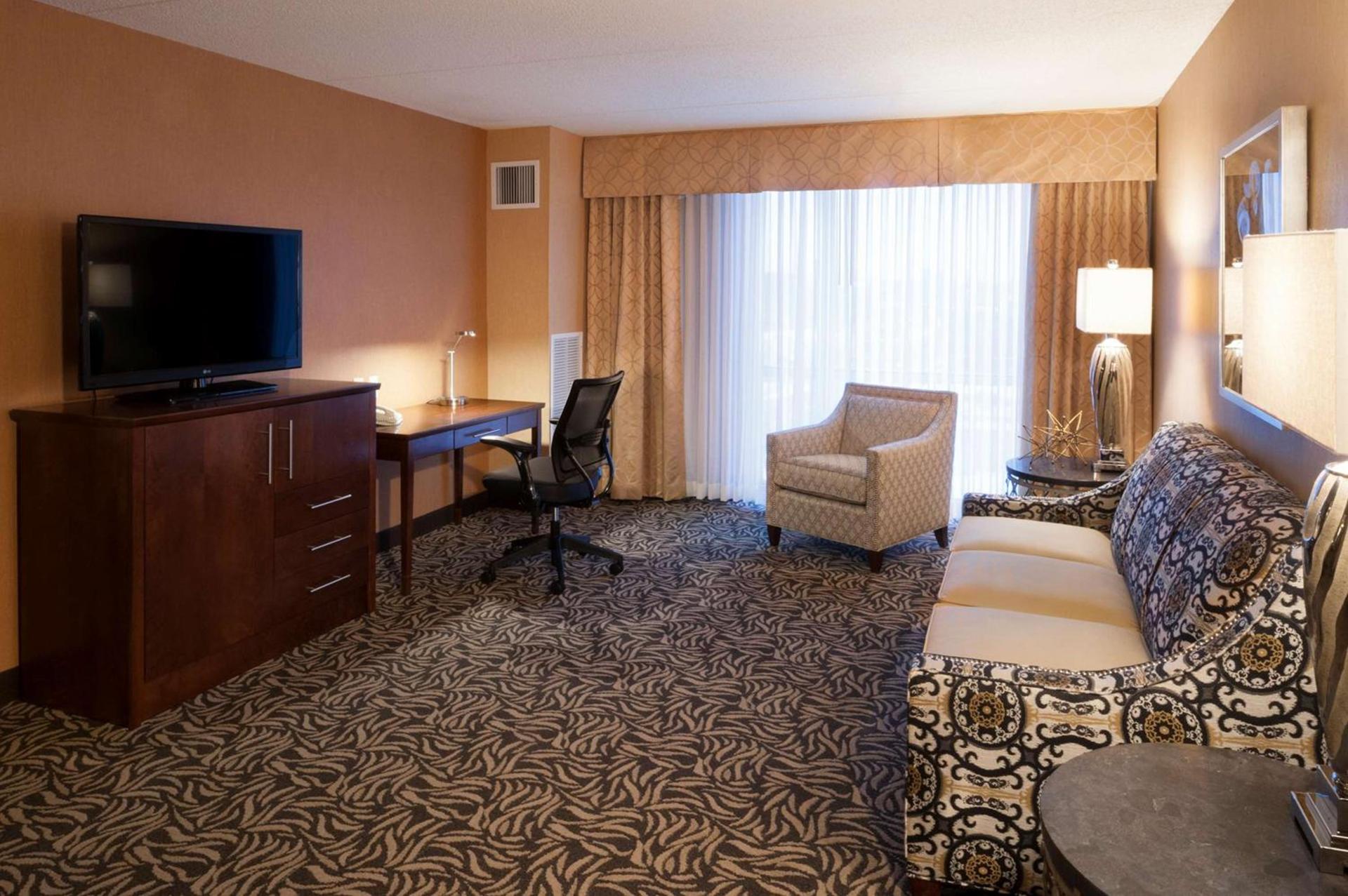 DoubleTree by Hilton Bay City - Riverfront photo 28
