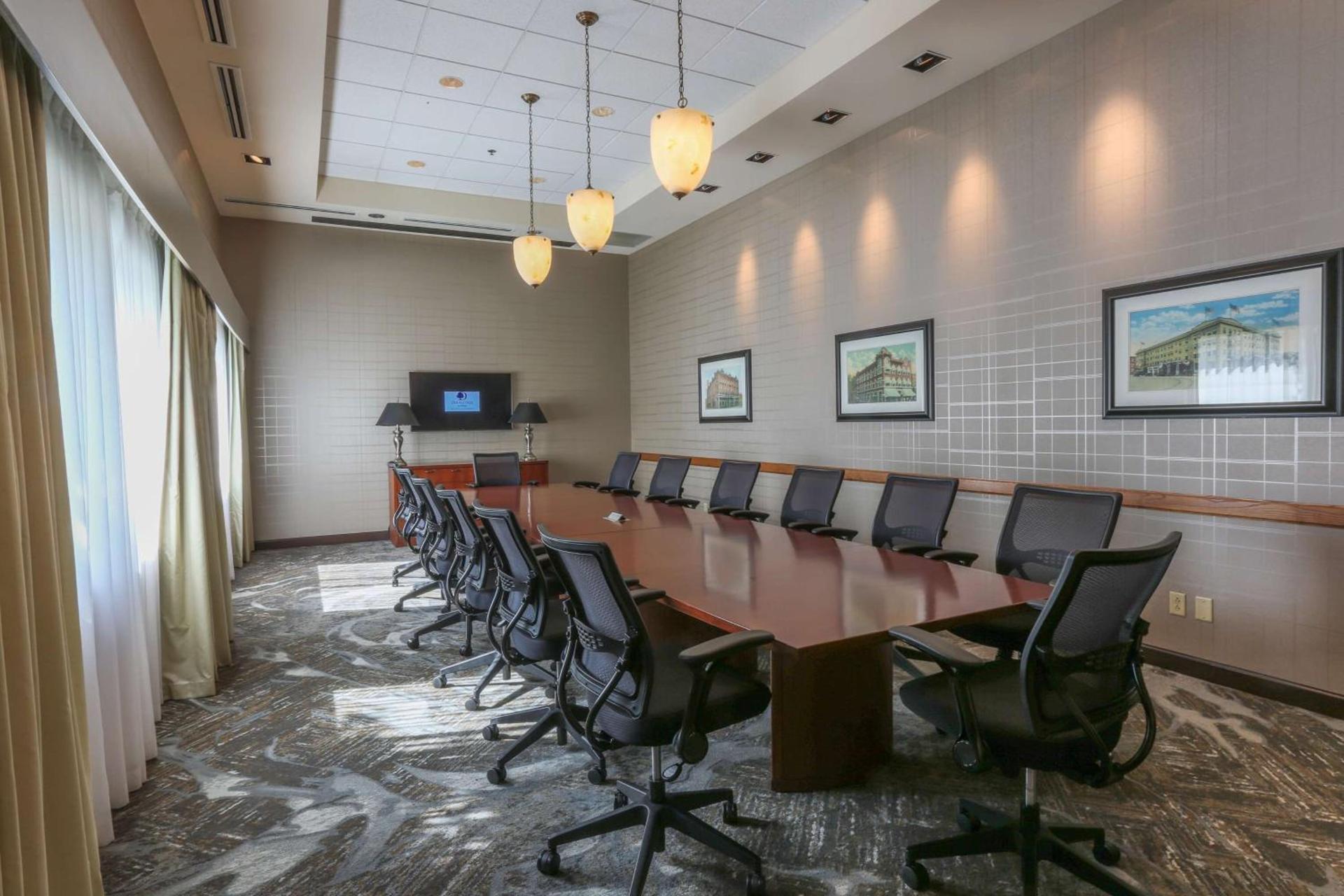 DoubleTree by Hilton Bay City - Riverfront photo 58