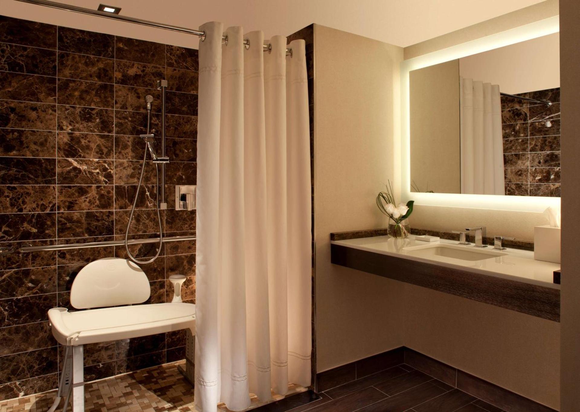Hilton McLean Tysons Corner photo 32