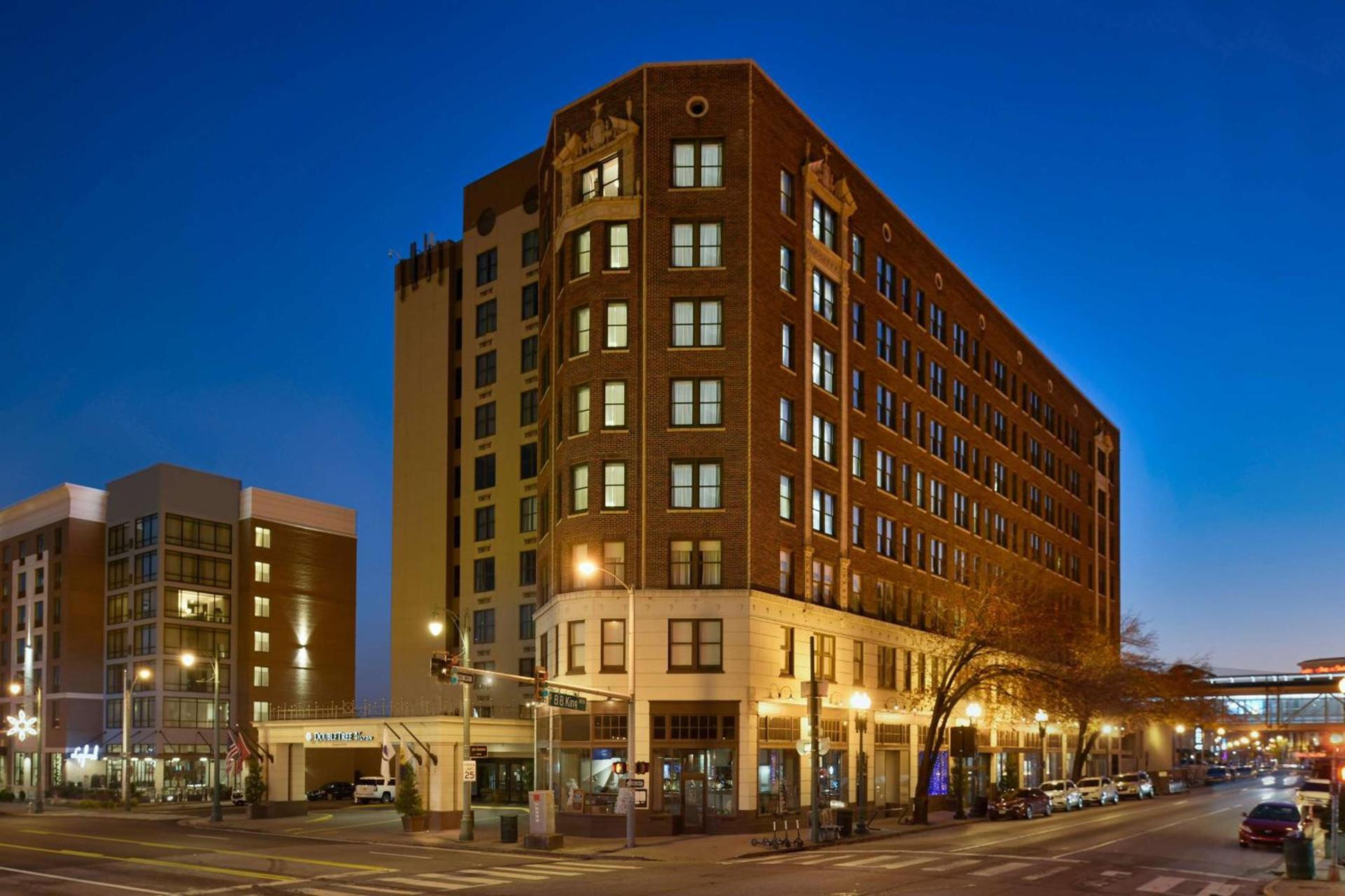 DoubleTree by Hilton Memphis Downtown photo 1