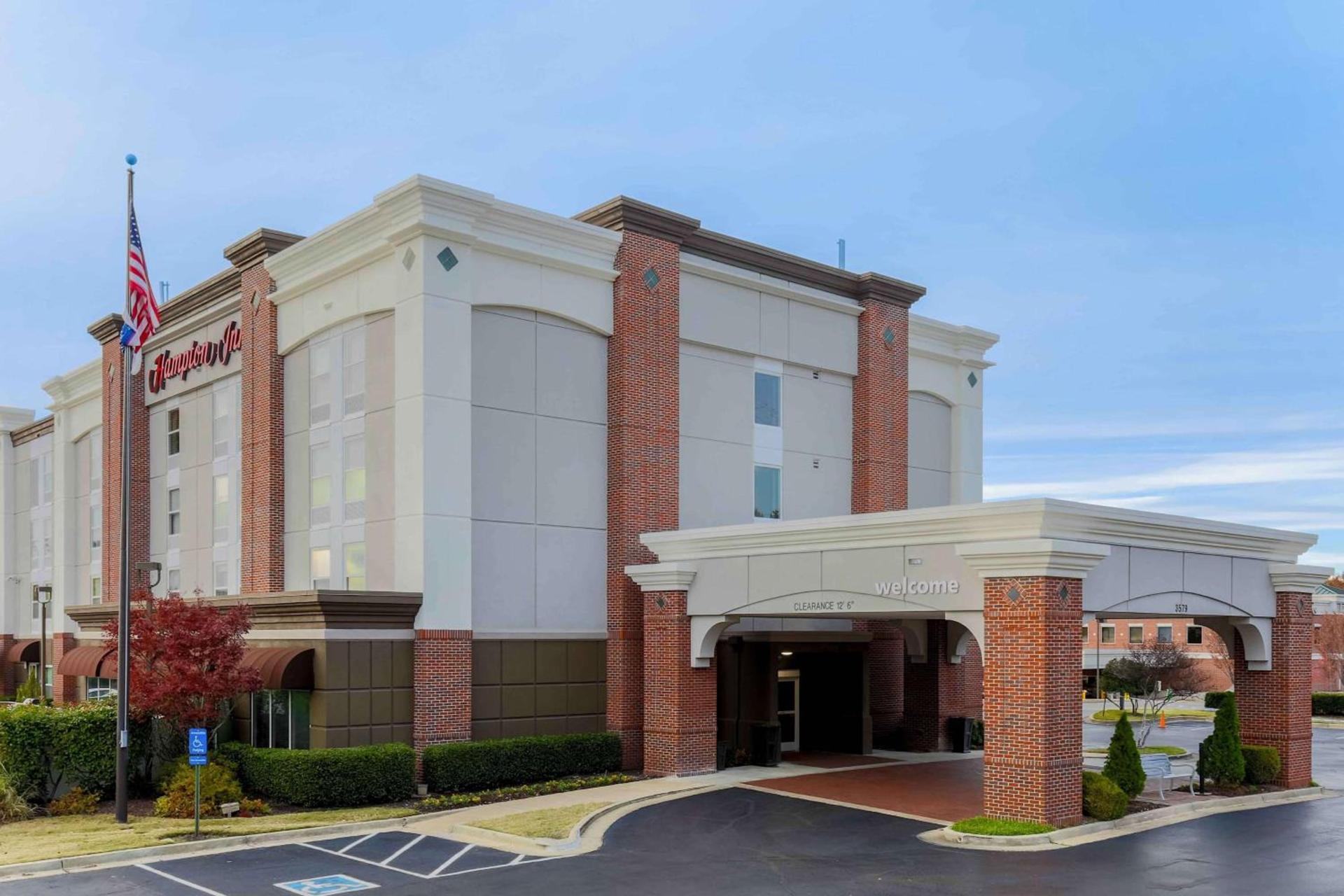 Hampton Inn Memphis-Southwind photo 2
