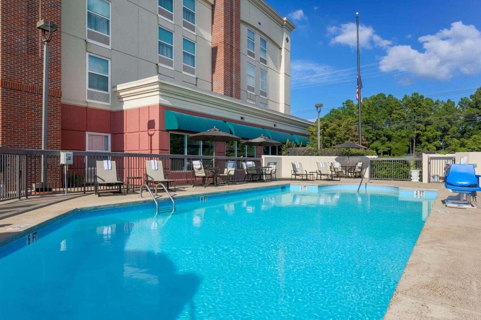 Hampton Inn Memphis-Southwind photo 9