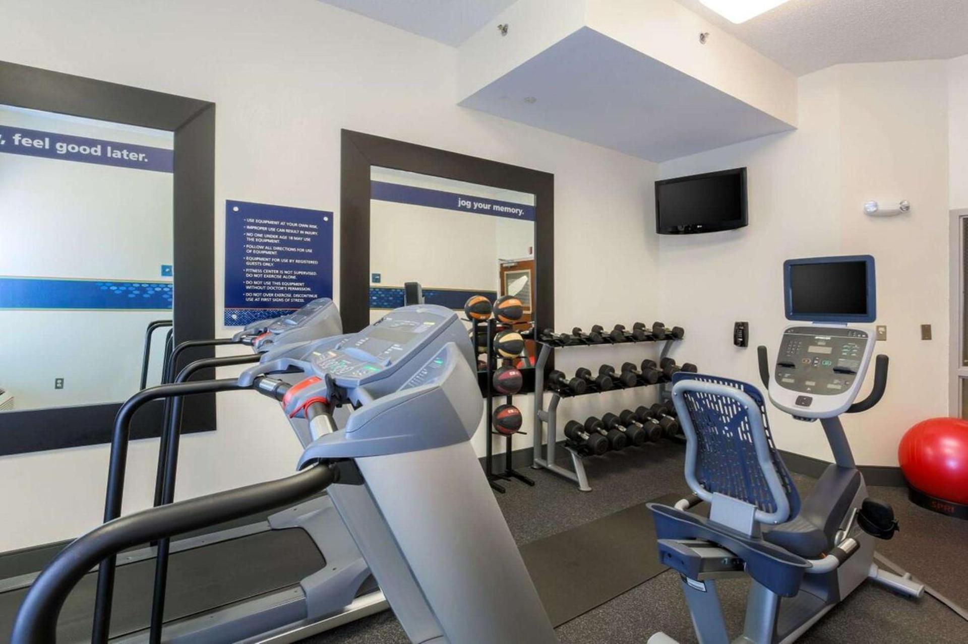 Hampton Inn Memphis-Southwind photo 12