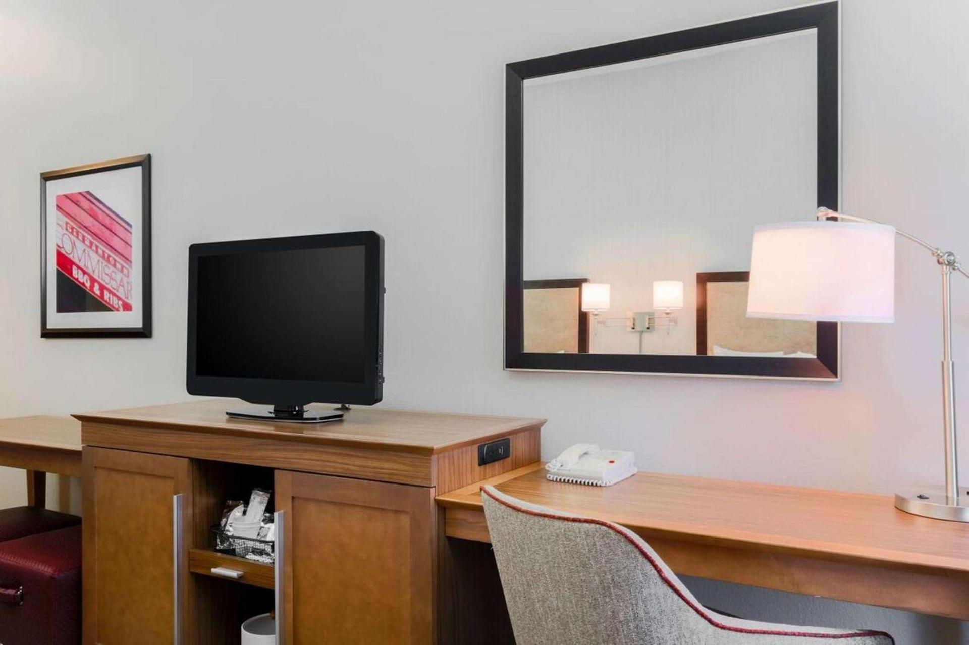 Hampton Inn Memphis-Southwind photo 20