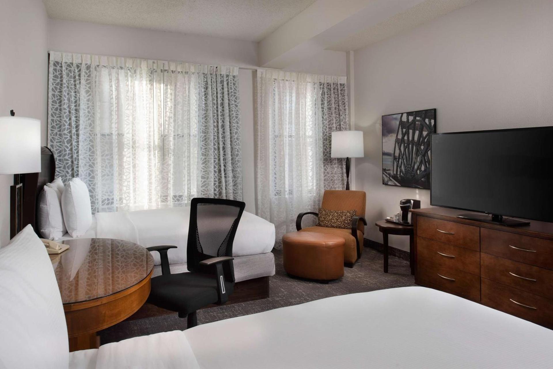 DoubleTree by Hilton Memphis Downtown photo 20