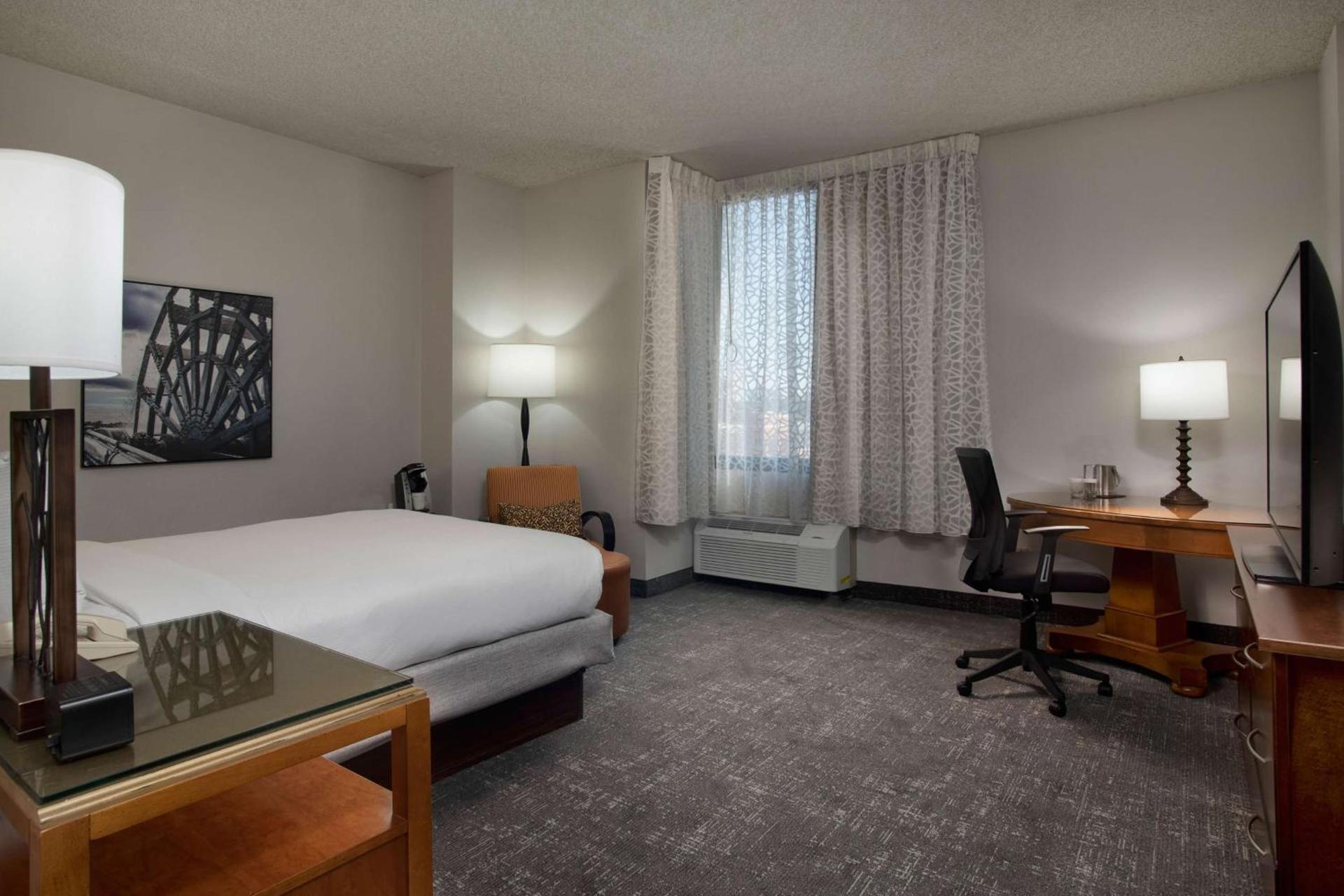 DoubleTree by Hilton Memphis Downtown photo 22