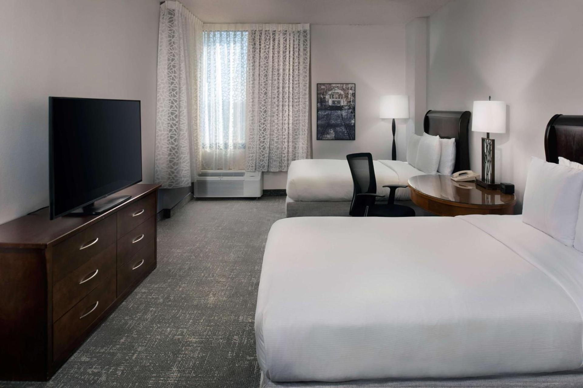 DoubleTree by Hilton Memphis Downtown photo 24