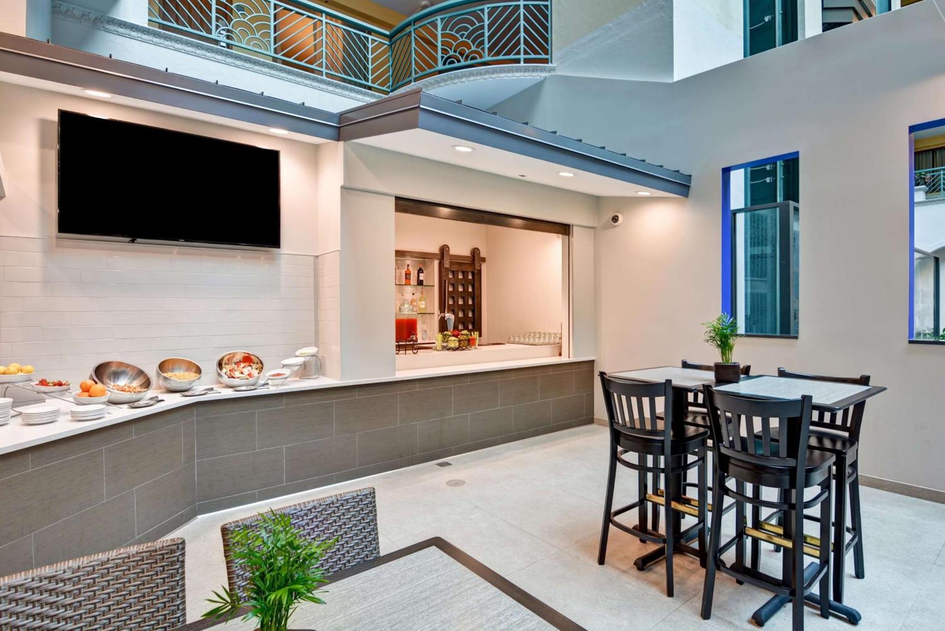 Embassy Suites by Hilton Miami International Airport photo 6