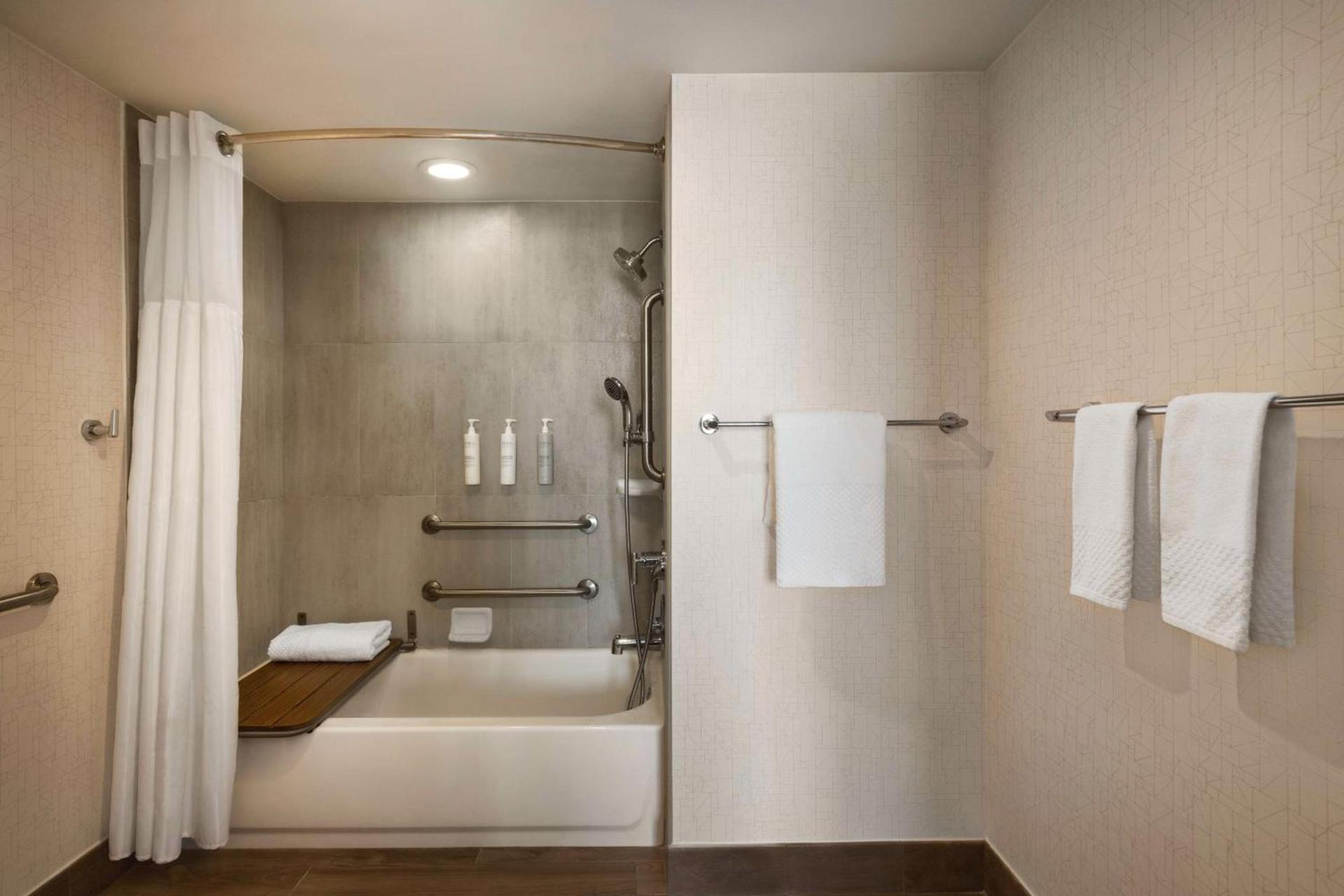 Embassy Suites by Hilton Miami International Airport photo 22