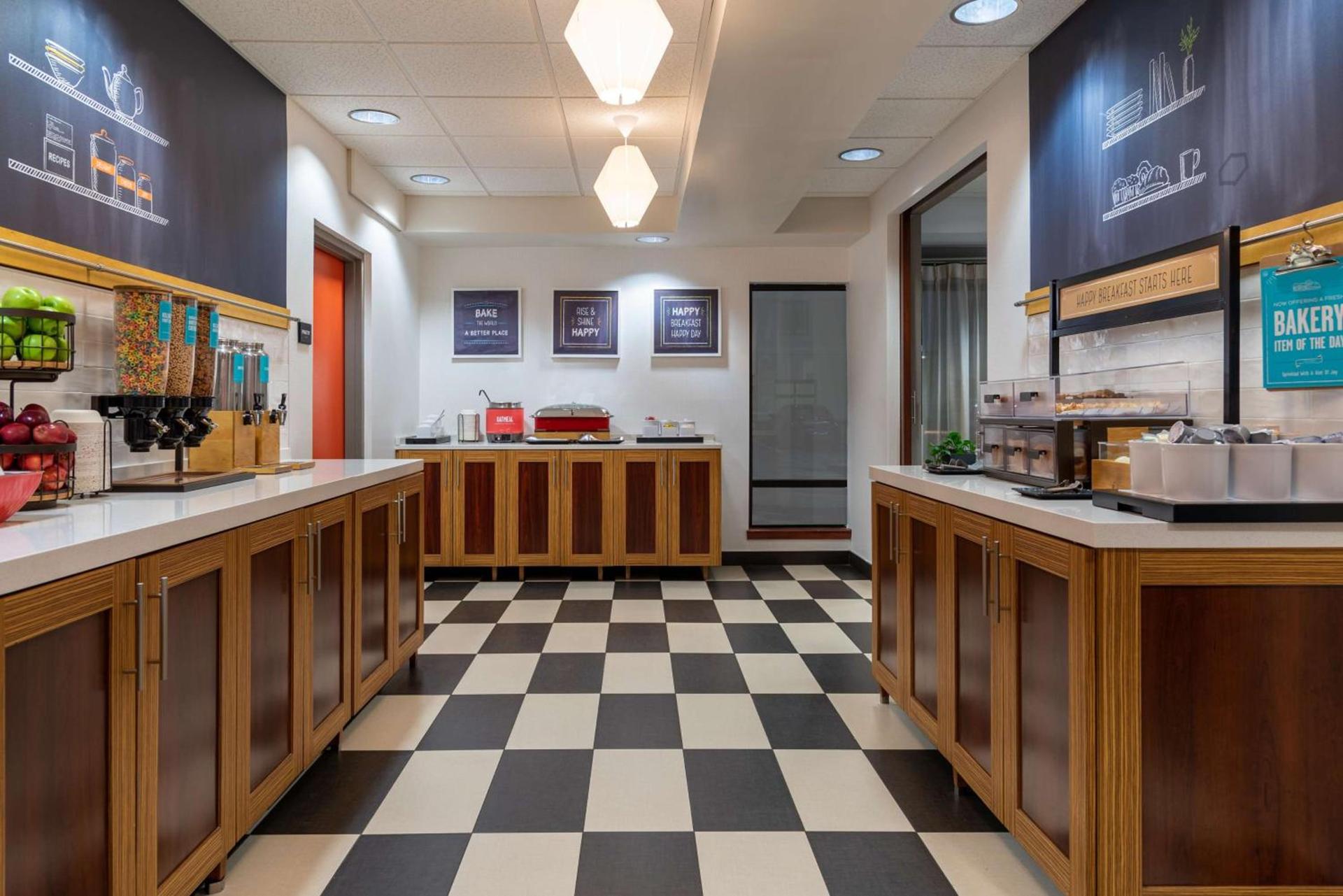Hampton Inn Kansas City-Lee's Summit photo 10