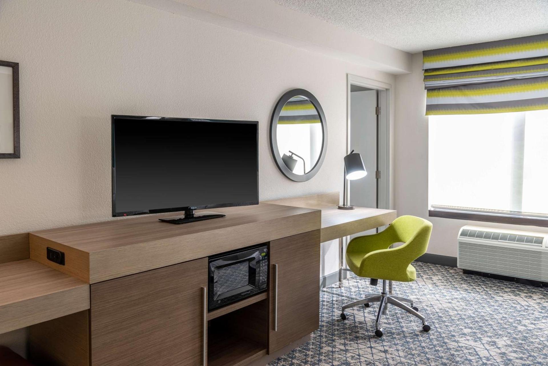 Hampton Inn Kansas City-Lee's Summit photo 33