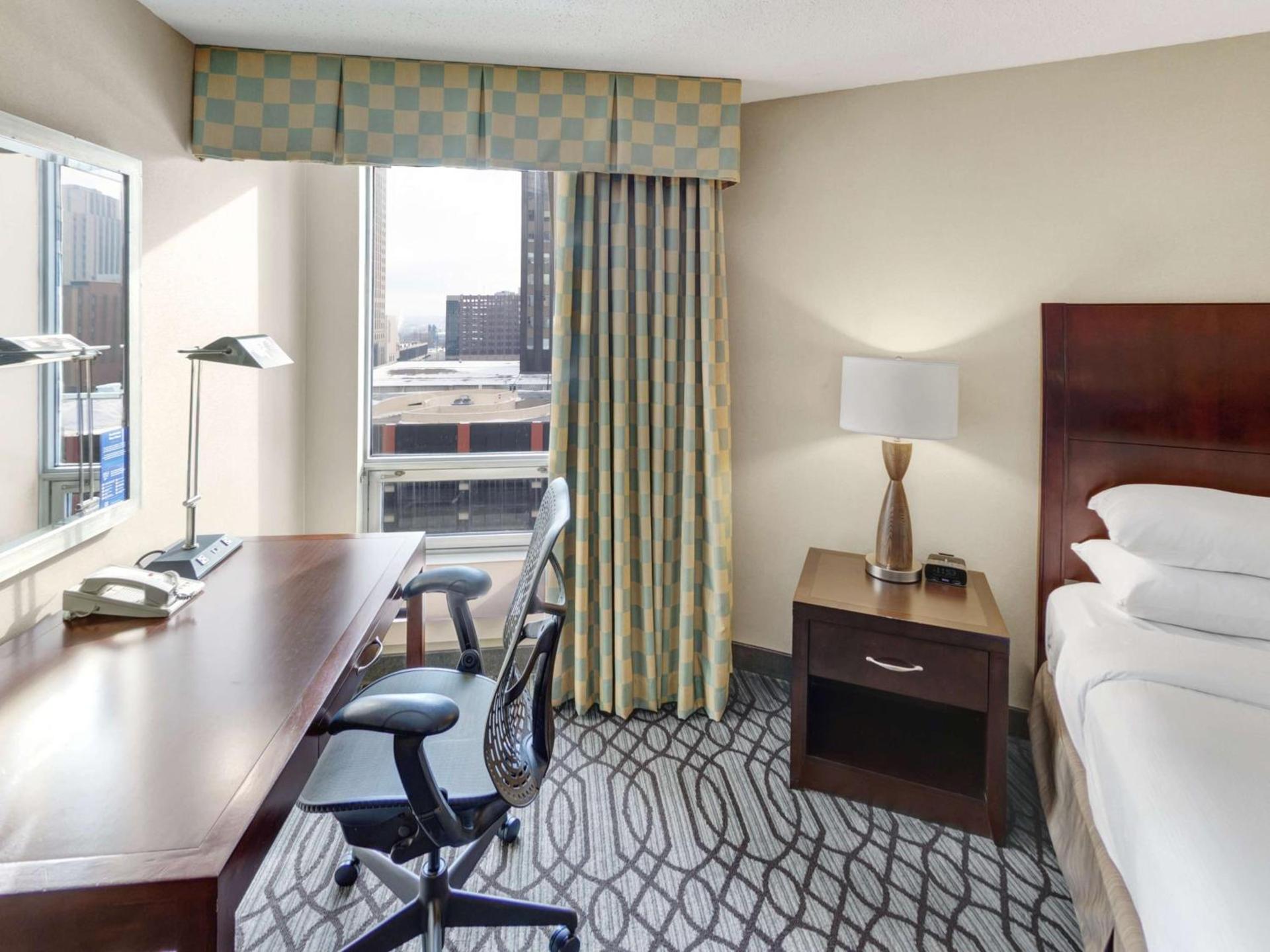DoubleTree by Hilton St Paul Downtown photo 2