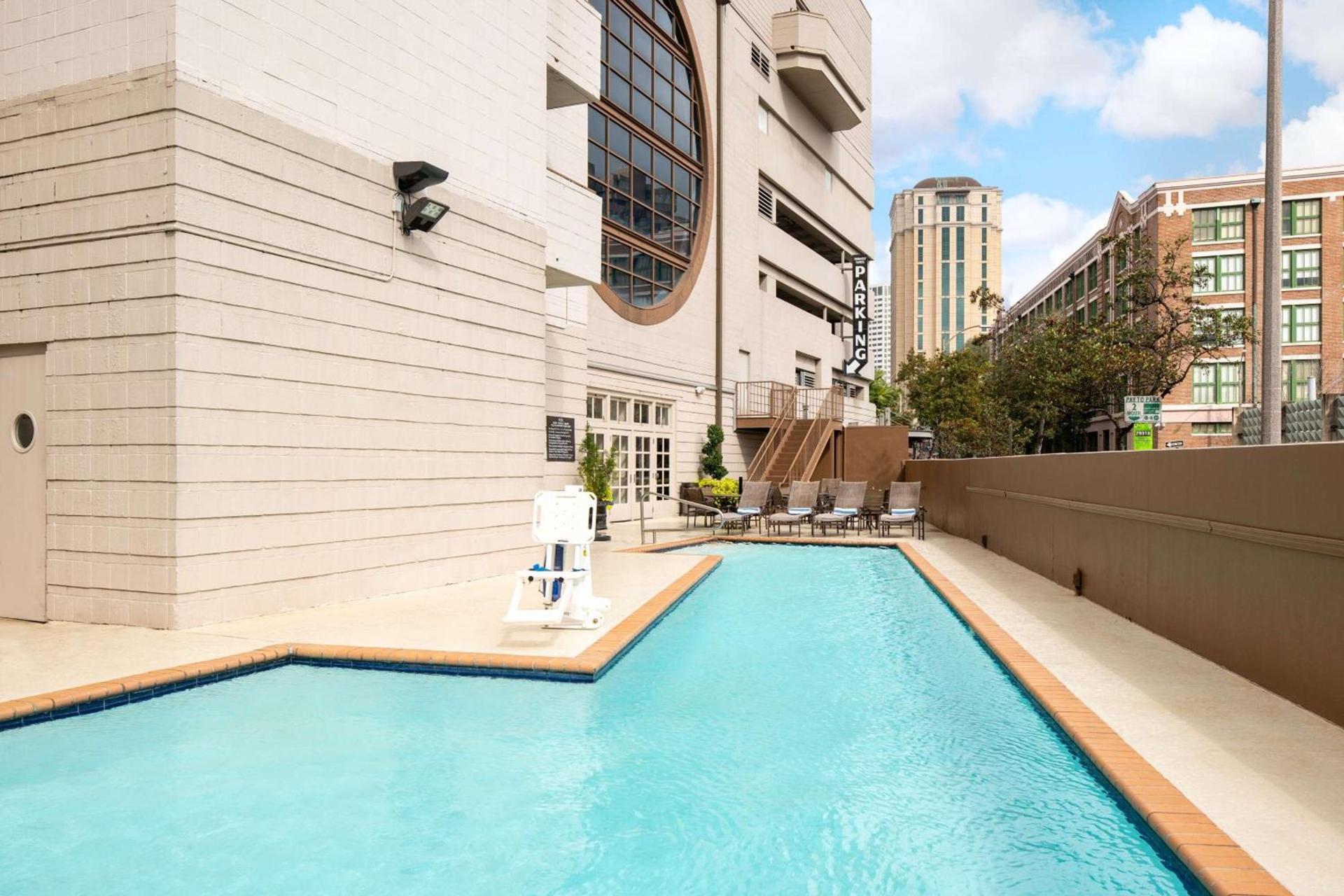 Embassy Suites by Hilton New Orleans Convention Center photo 10