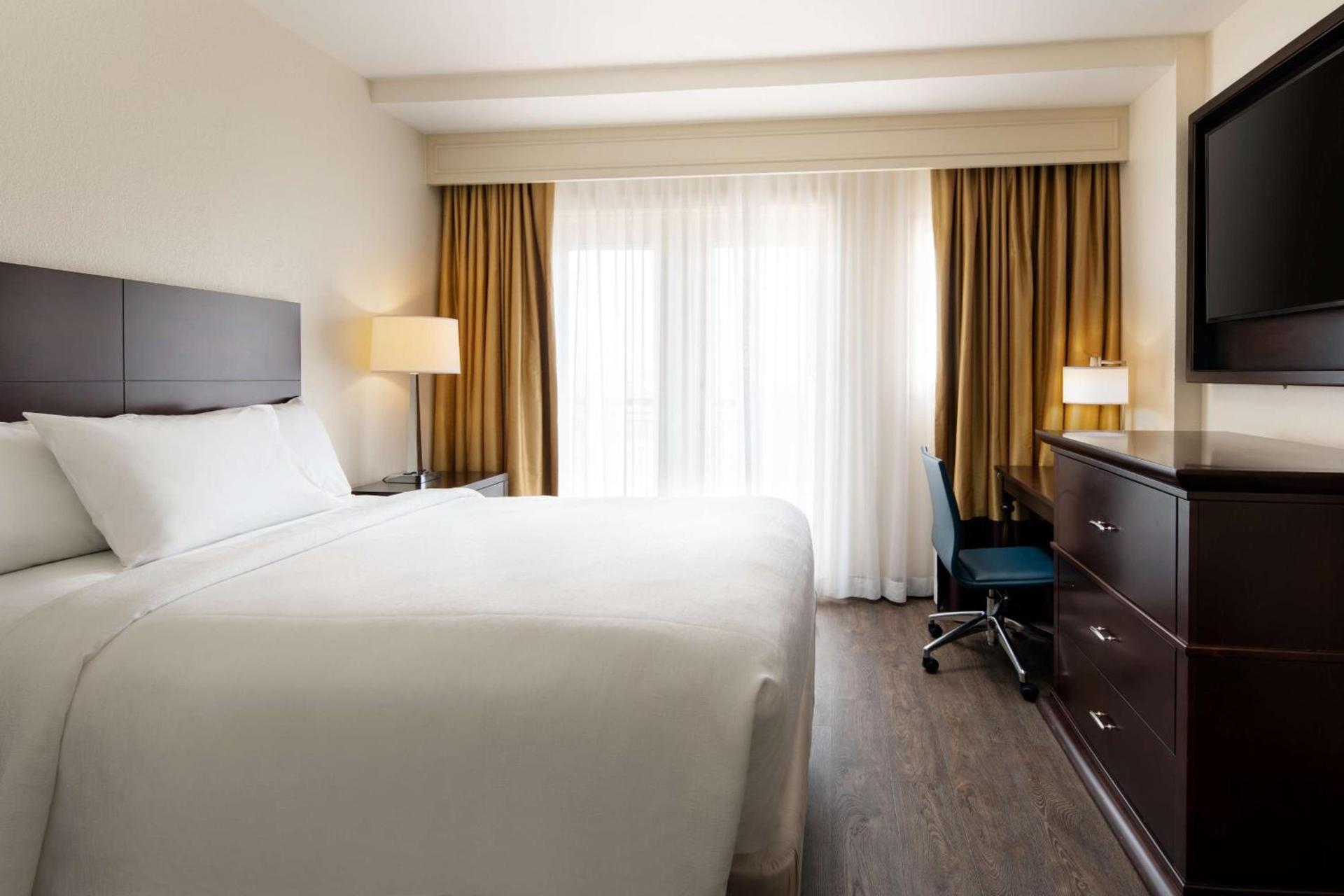 Embassy Suites by Hilton New Orleans Convention Center photo 16