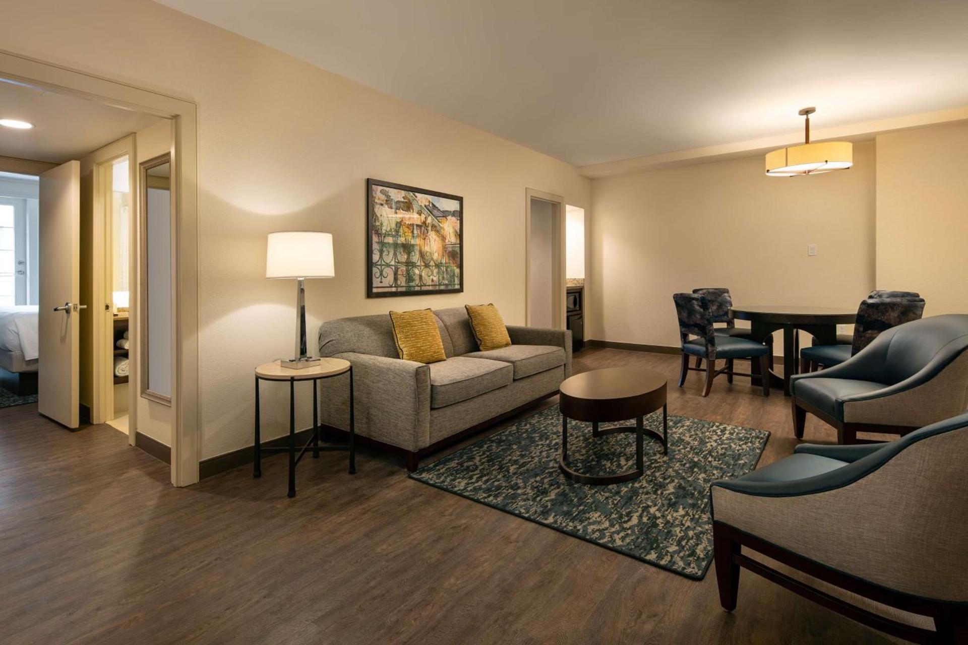 Embassy Suites by Hilton New Orleans Convention Center photo 32