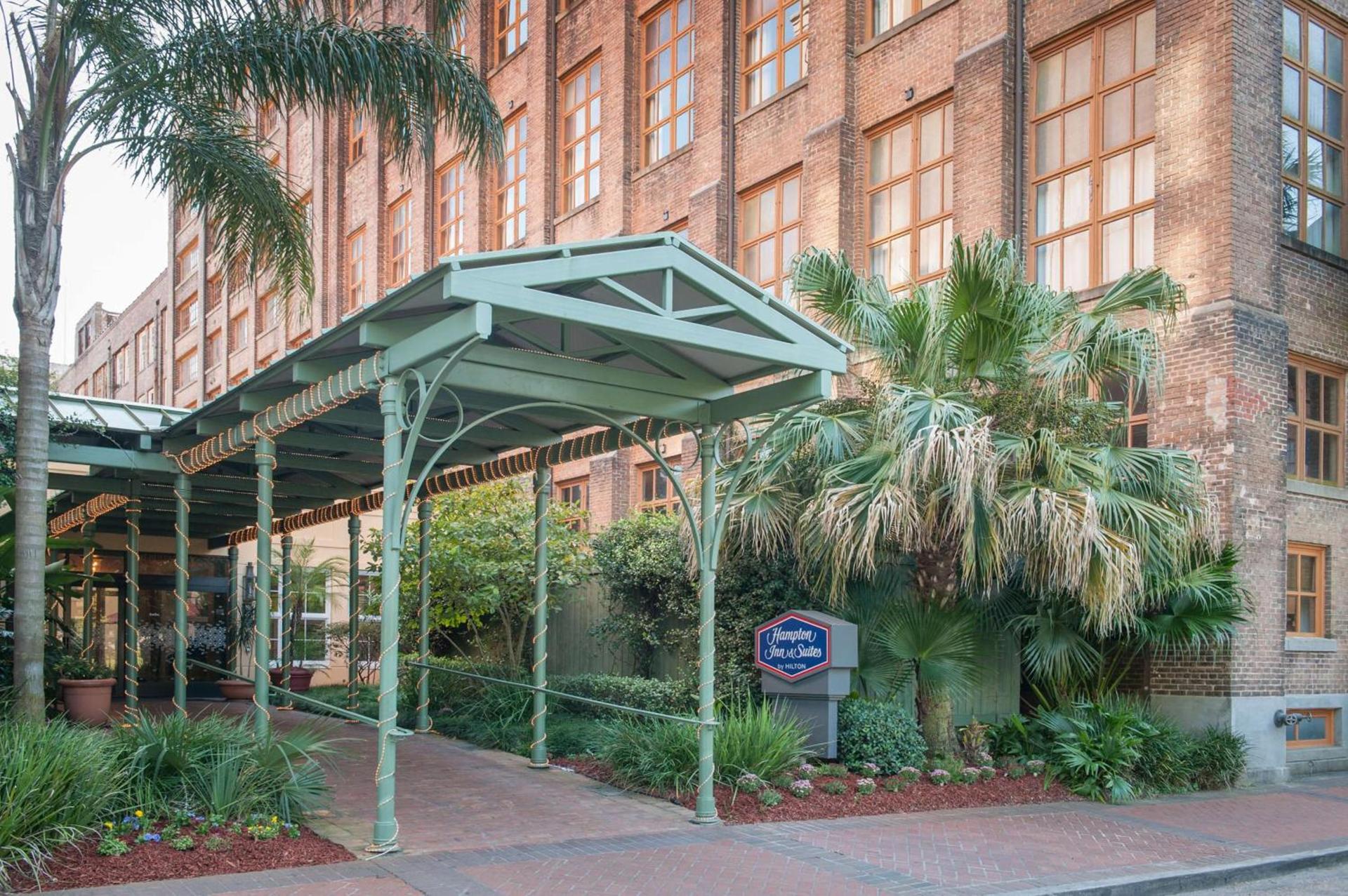 Hampton Inn and Suites New Orleans Convention Center photo 1