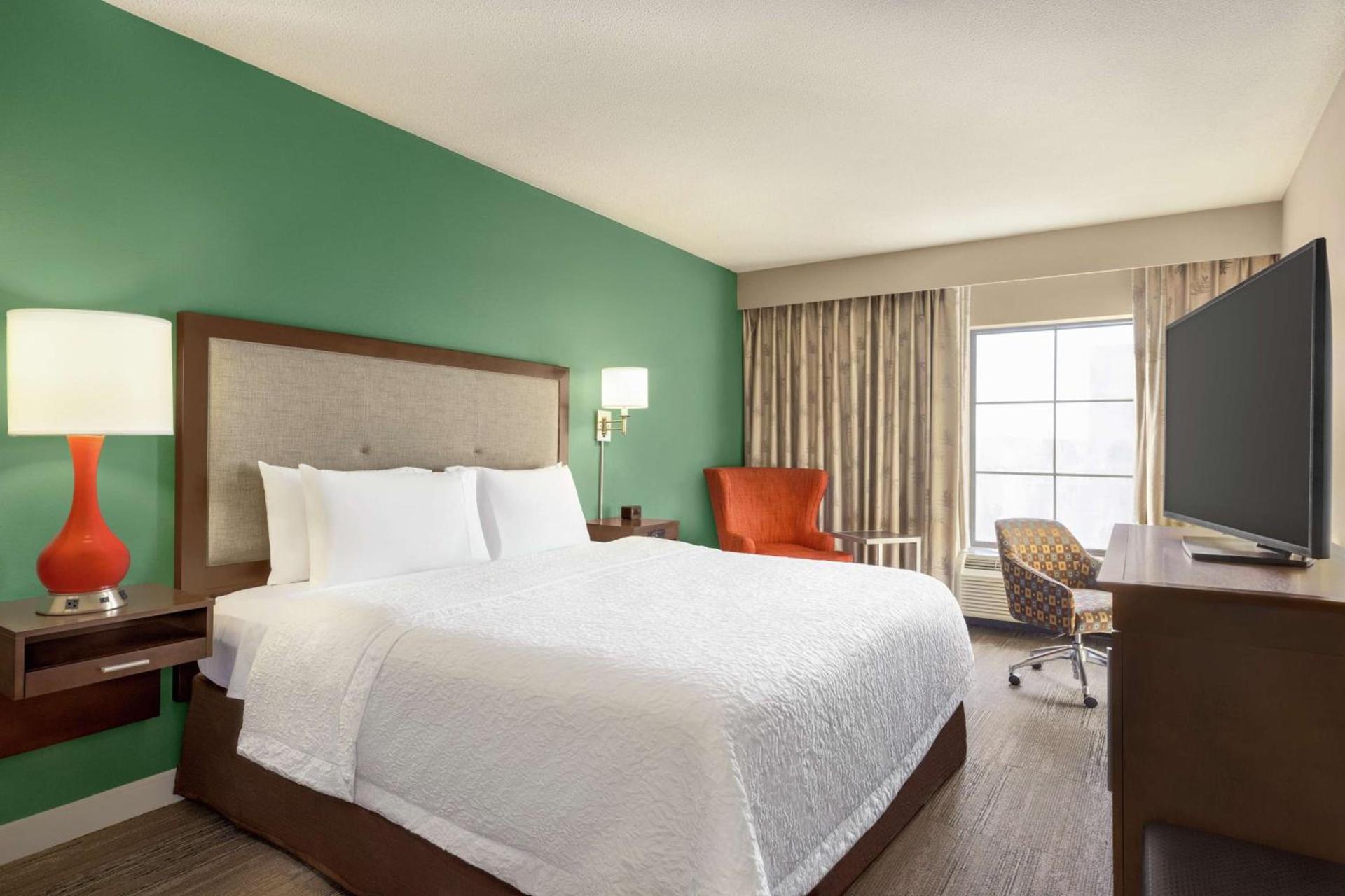 Hampton Inn and Suites New Orleans Convention Center photo 16