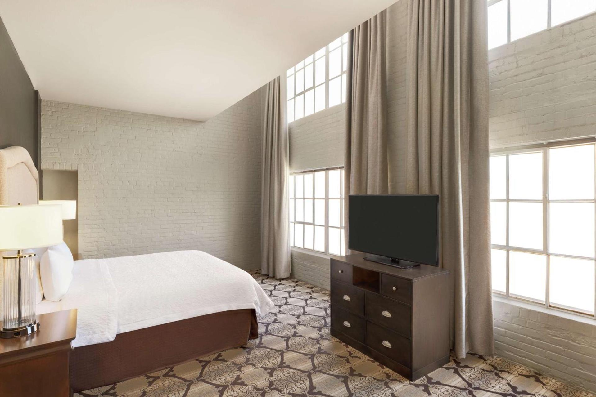 Hampton Inn and Suites New Orleans Convention Center photo 20