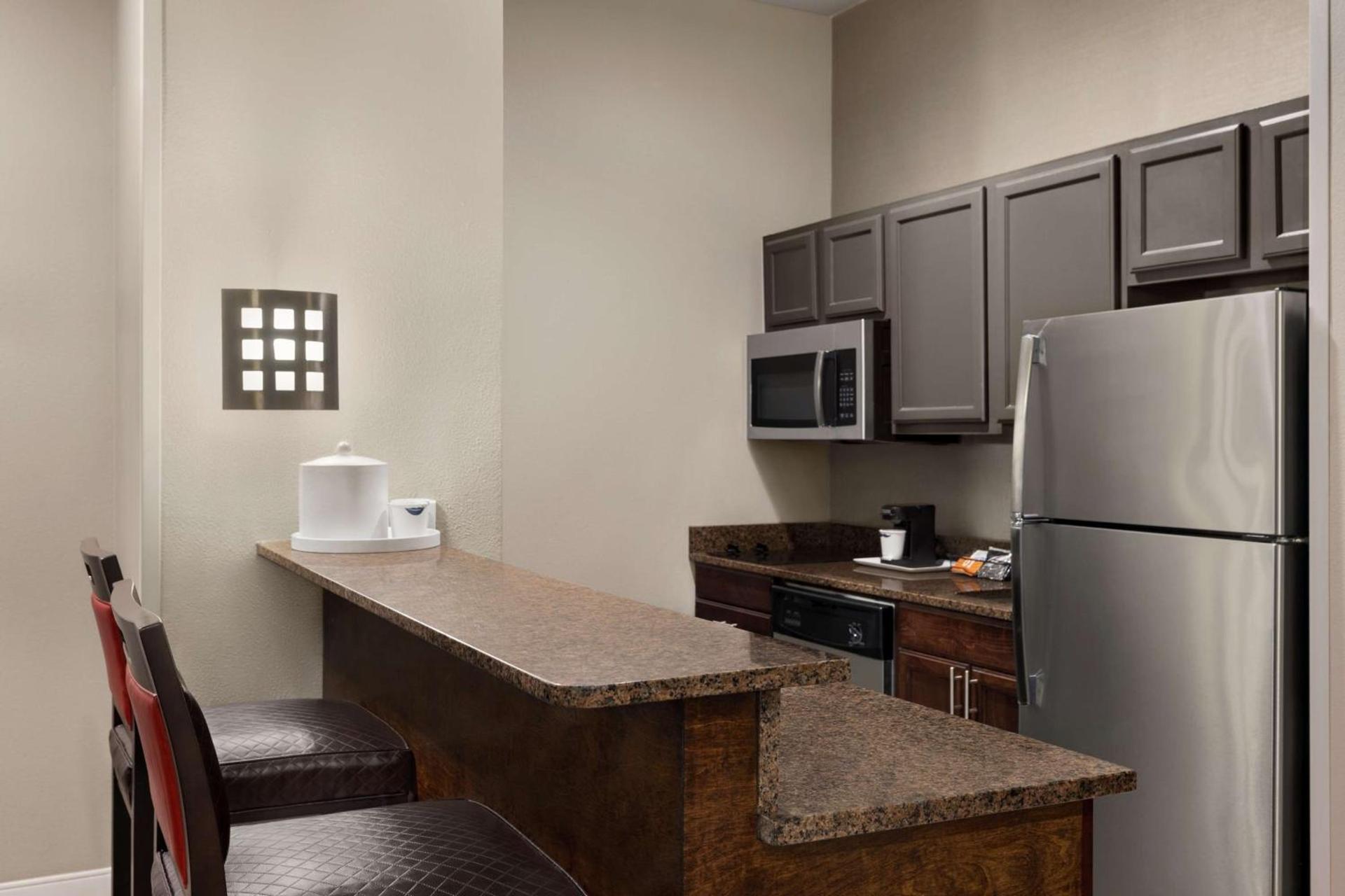 Hampton Inn and Suites New Orleans Convention Center photo 54