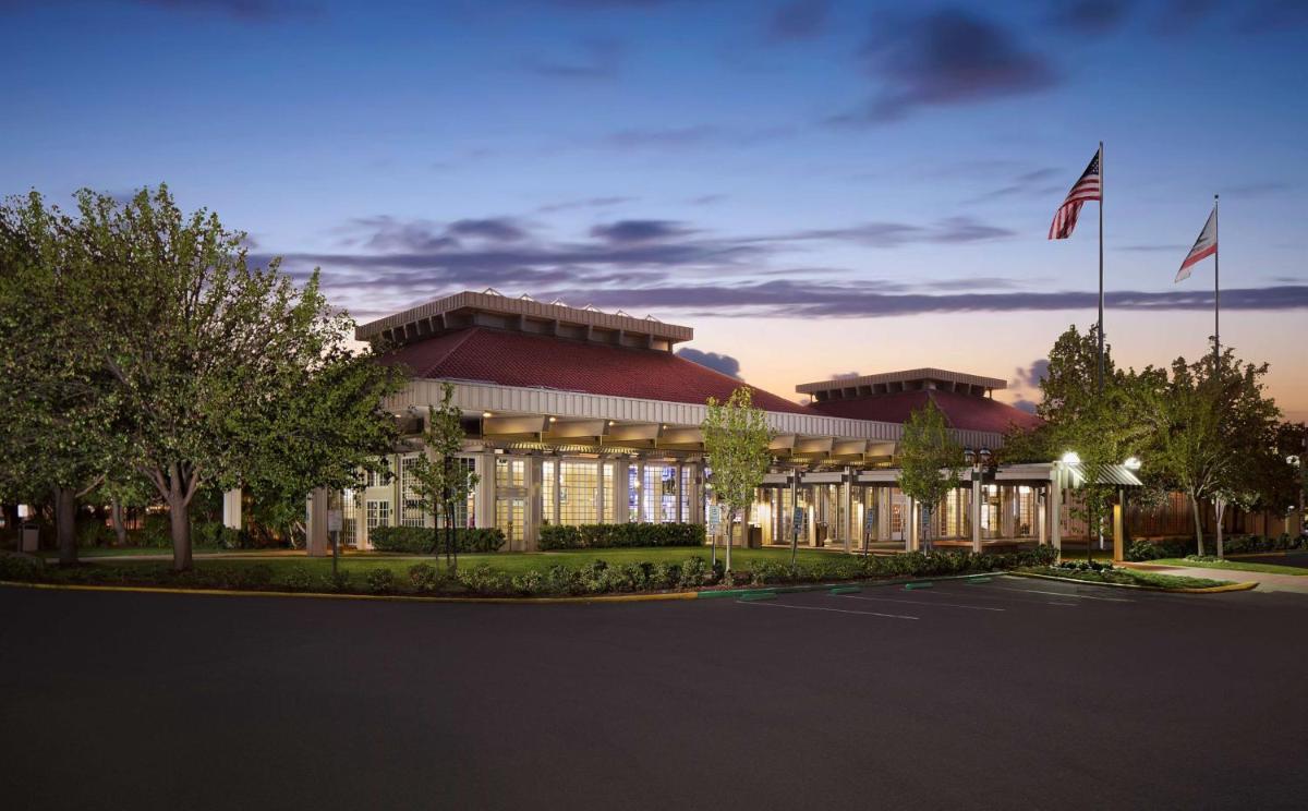 Hilton Oakland Airport photo 1