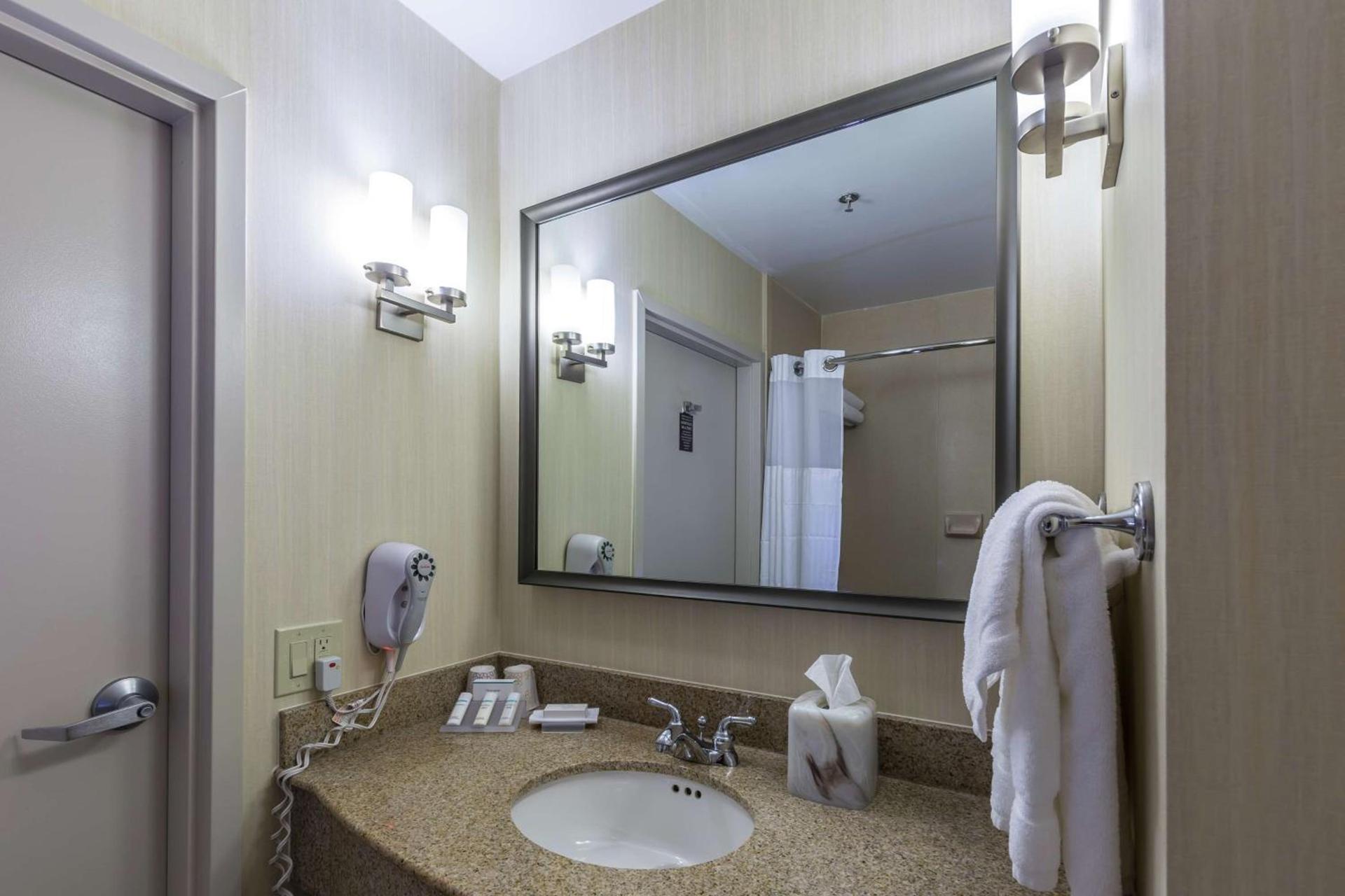 Hilton Garden Inn Fairfield photo 26