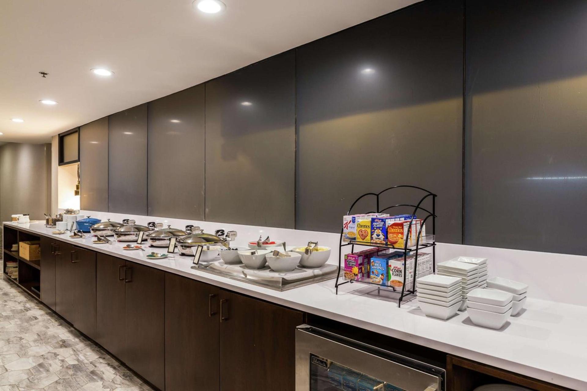 Hilton Chicago/Oak Lawn photo 36