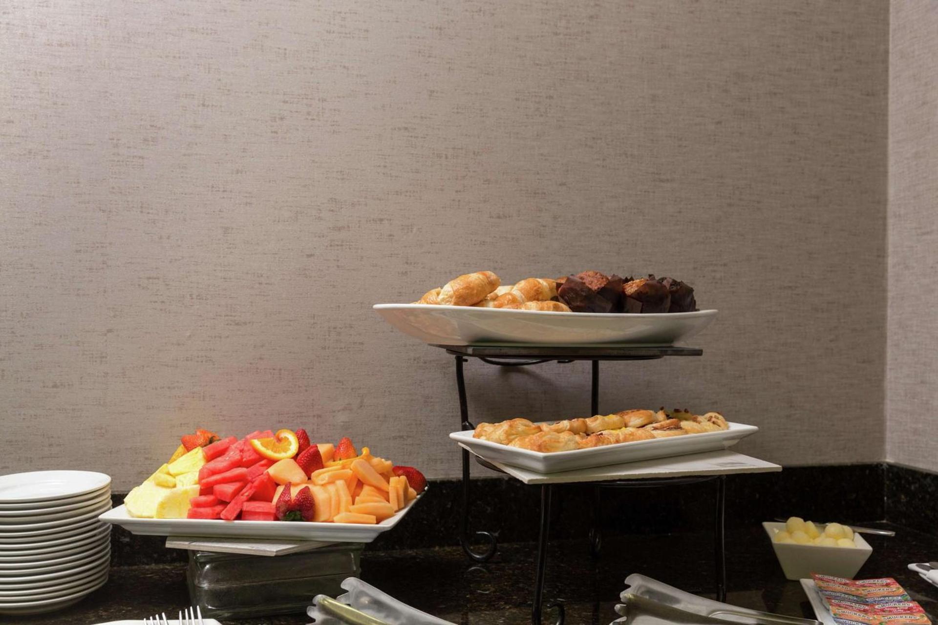 Hilton Chicago/Oak Lawn photo 10
