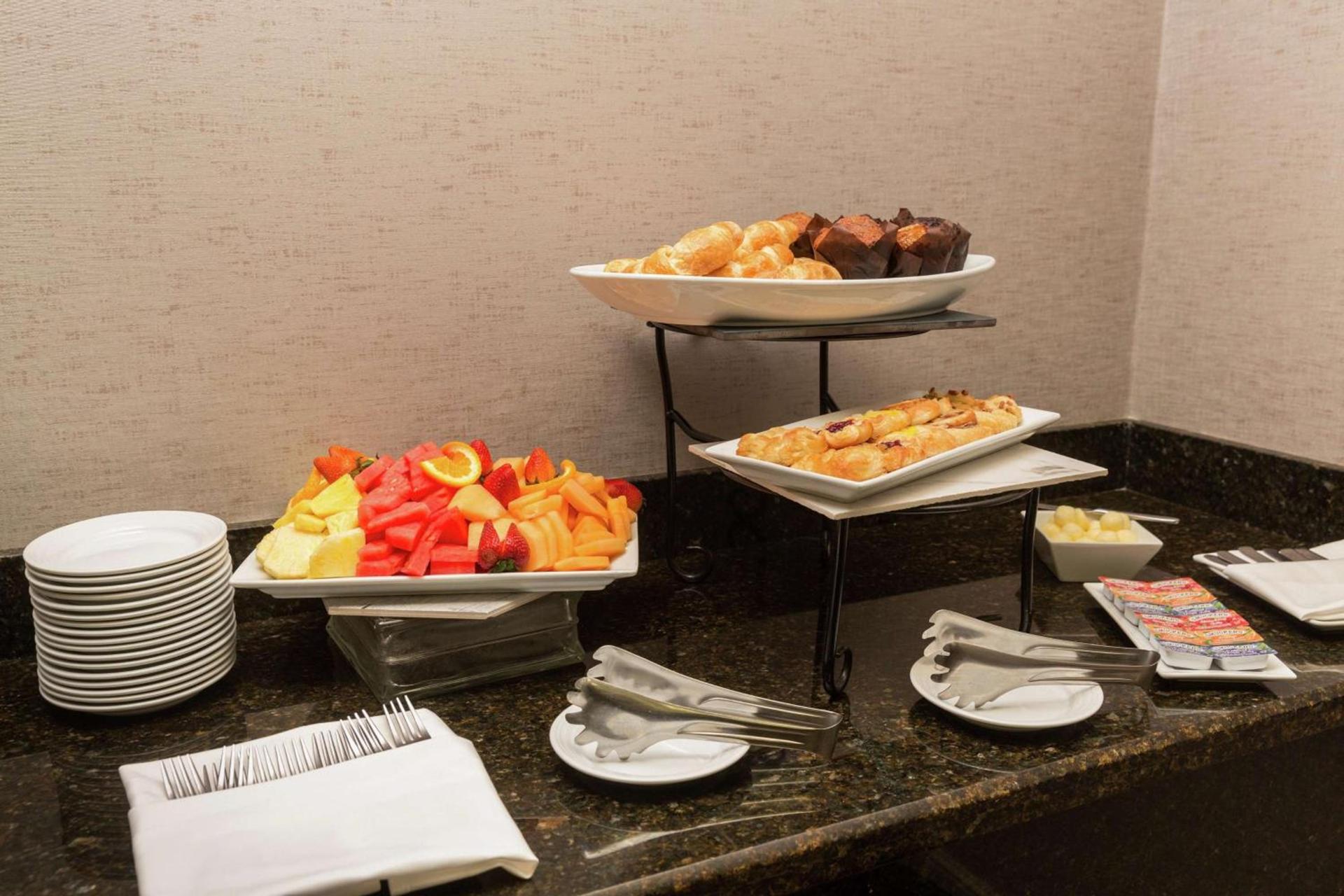 Hilton Chicago/Oak Lawn photo 24