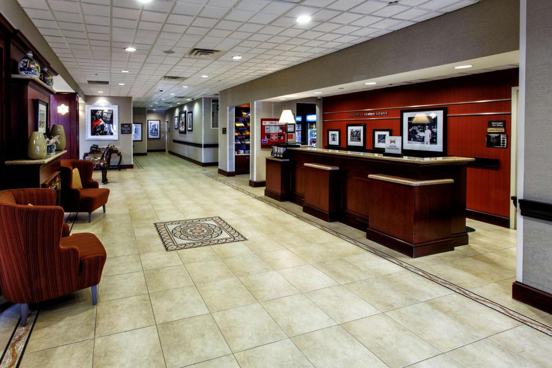 Hampton Inn & Suites Staten Island photo 3