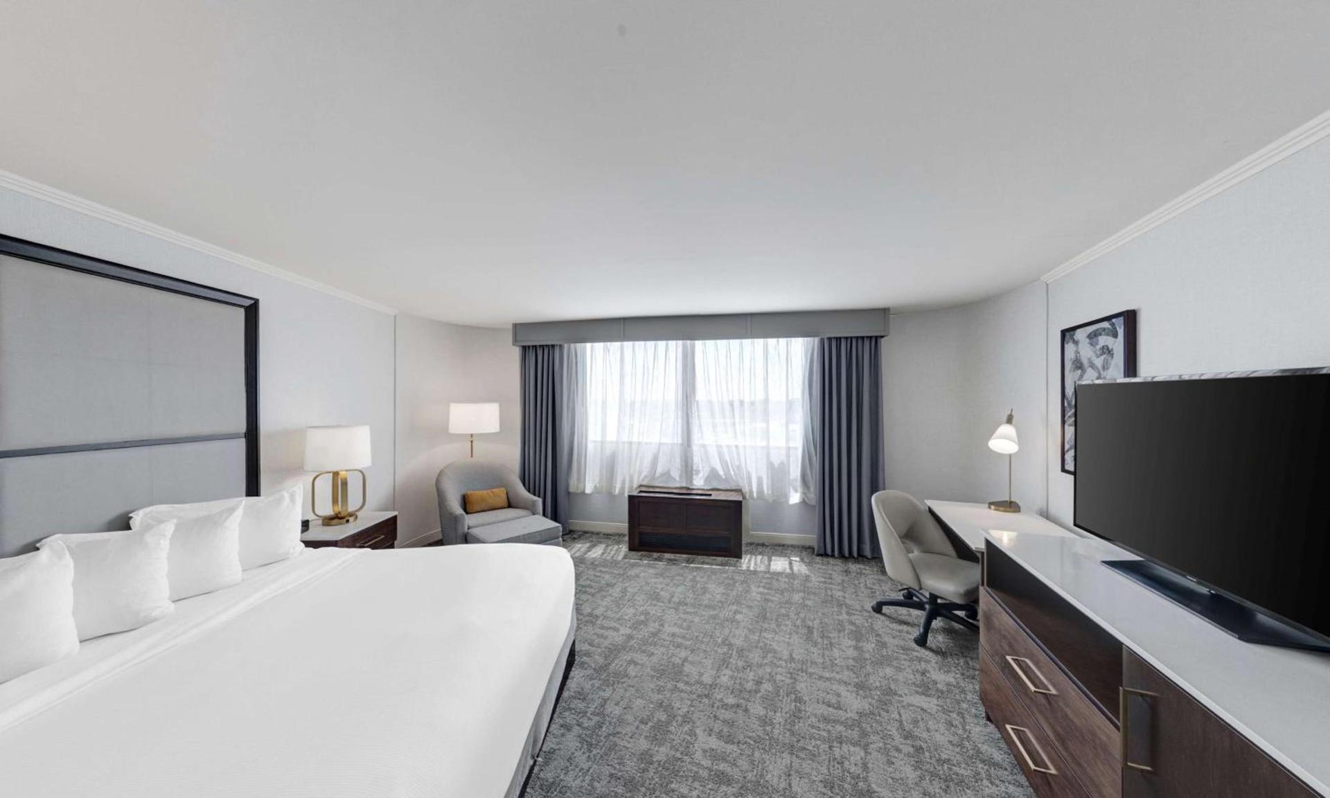 Hilton Chicago/Oak Lawn photo 18