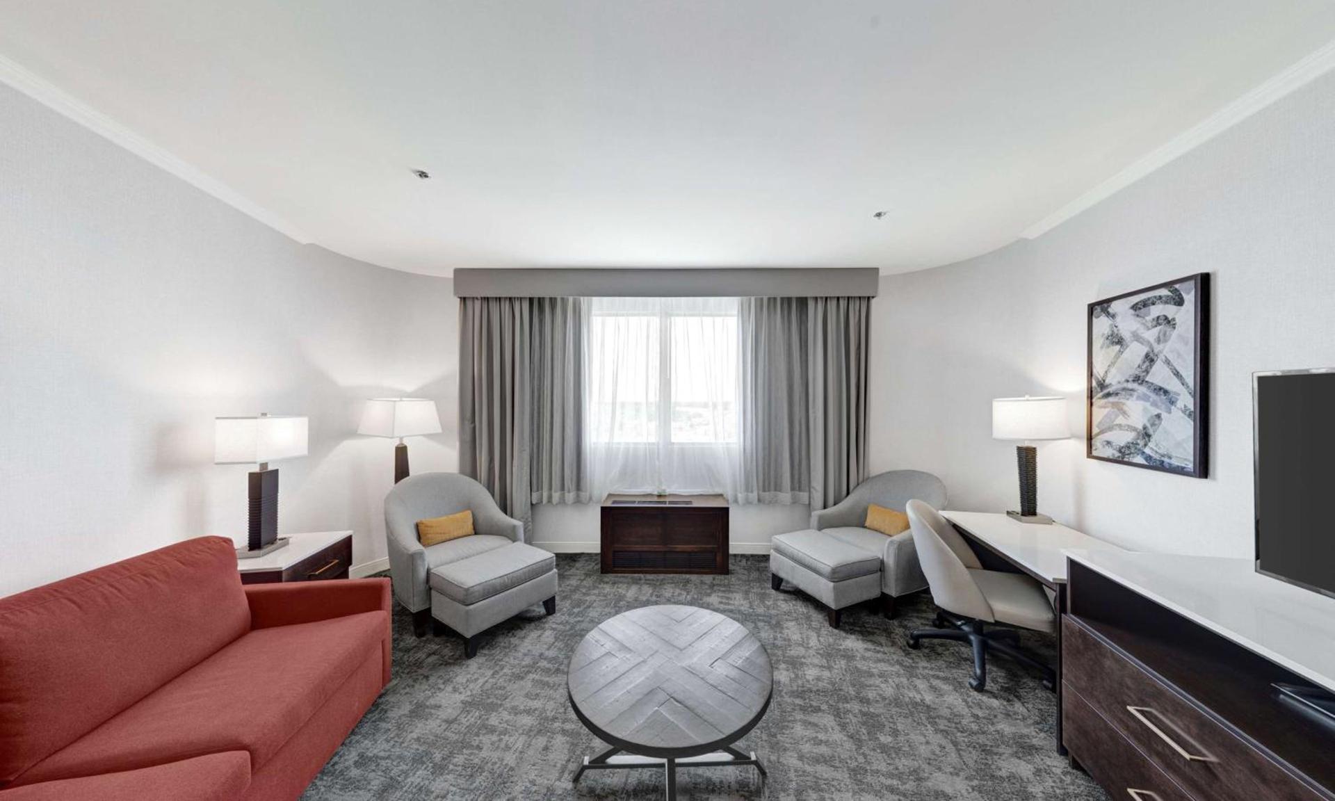 Hilton Chicago/Oak Lawn photo 60