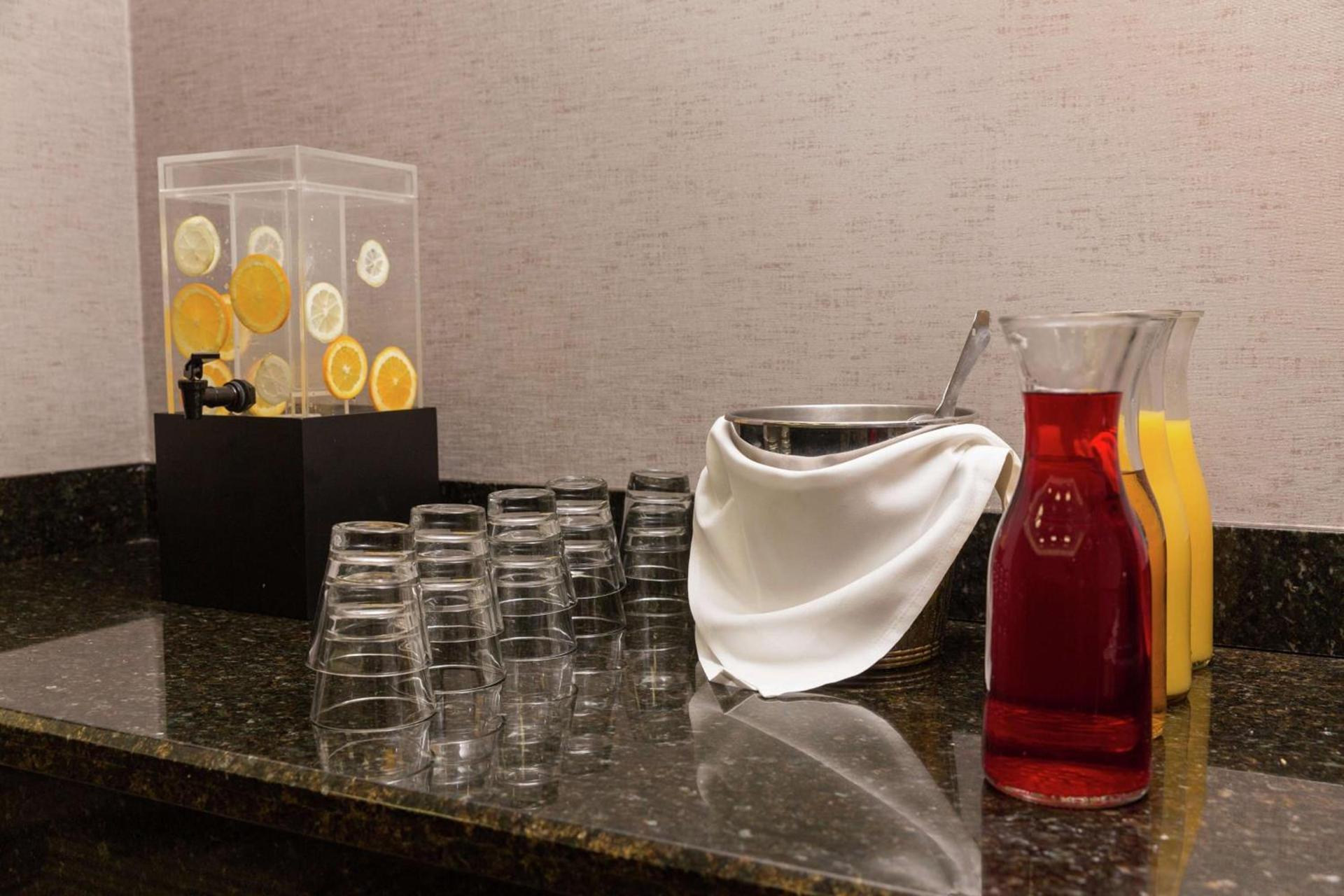 Hilton Chicago/Oak Lawn photo 57