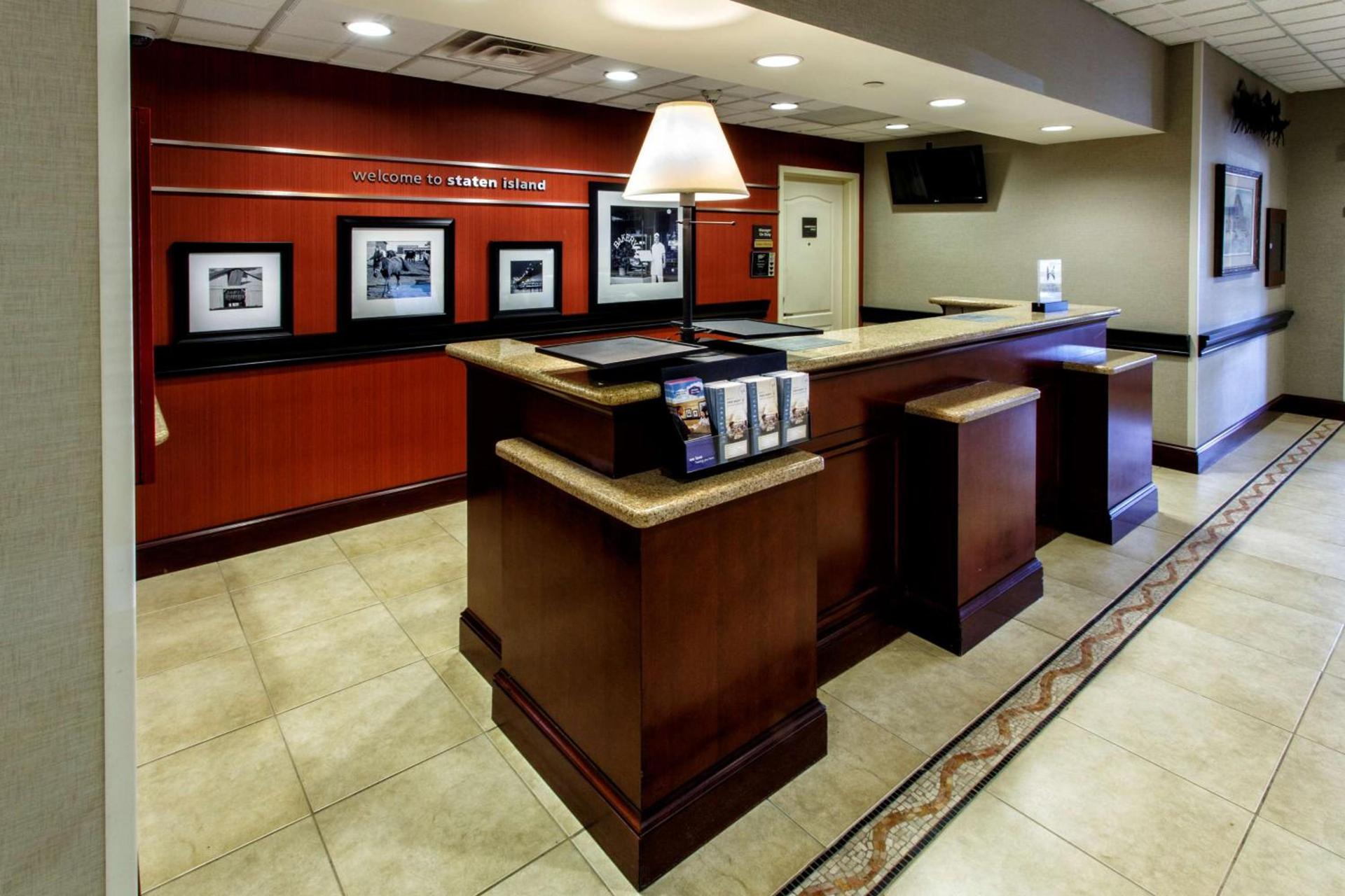Hampton Inn & Suites Staten Island photo 7