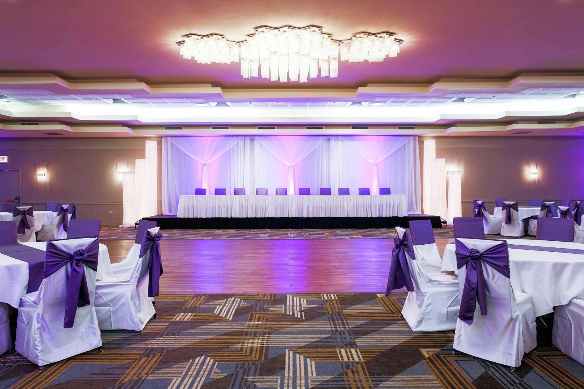 Hilton Chicago/Oak Lawn photo 14