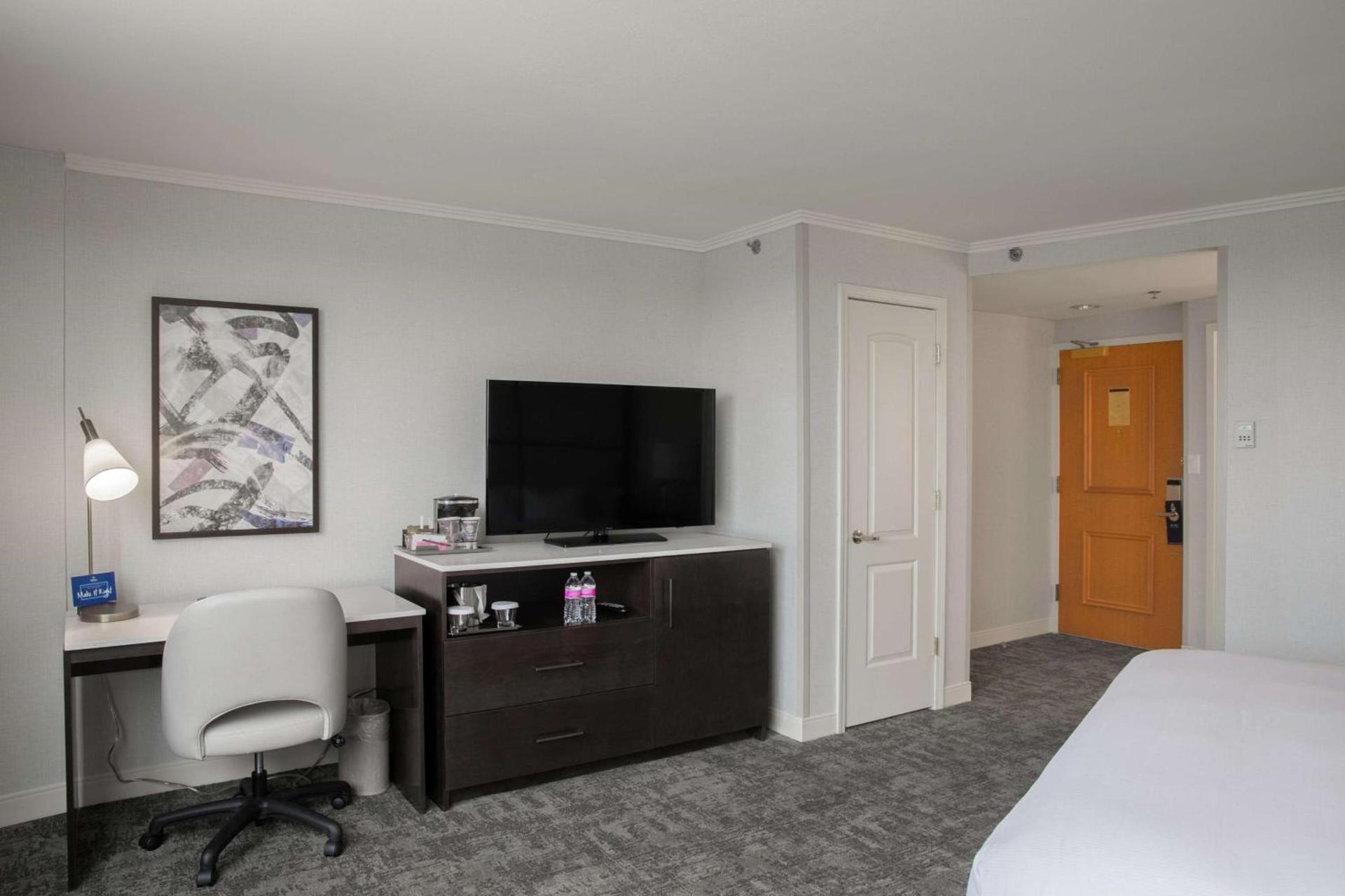 Hilton Chicago/Oak Lawn photo 9