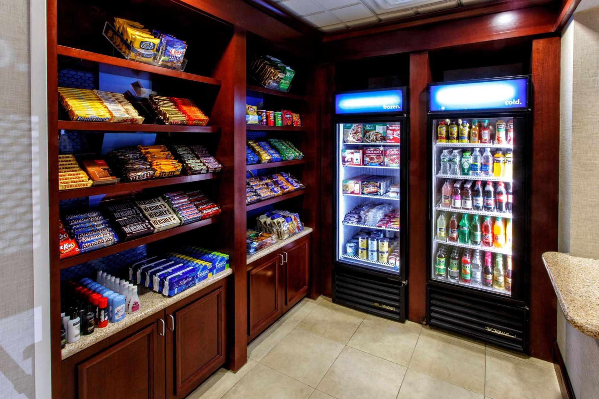 Hampton Inn & Suites Staten Island photo 13