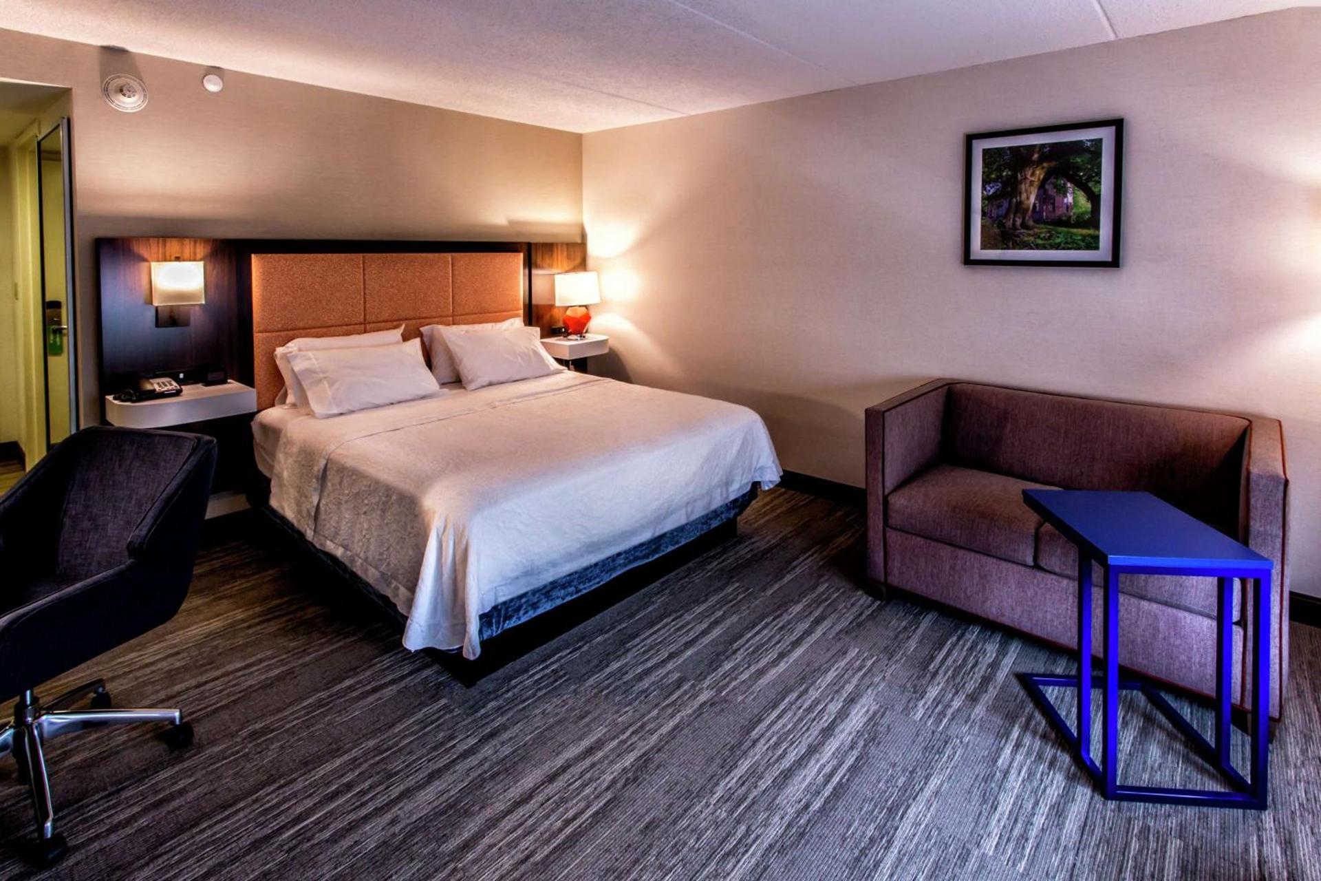 Hampton Inn & Suites Staten Island photo 39
