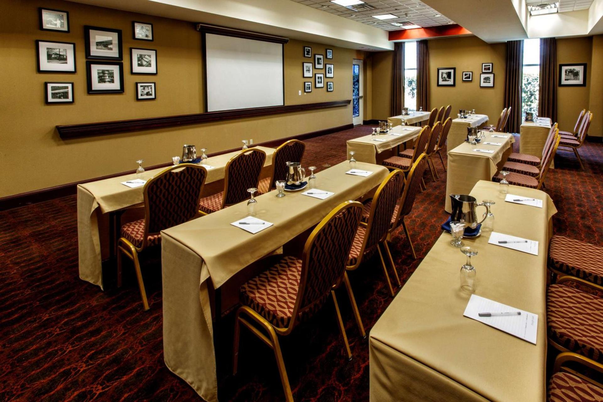 Hampton Inn & Suites Staten Island photo 45