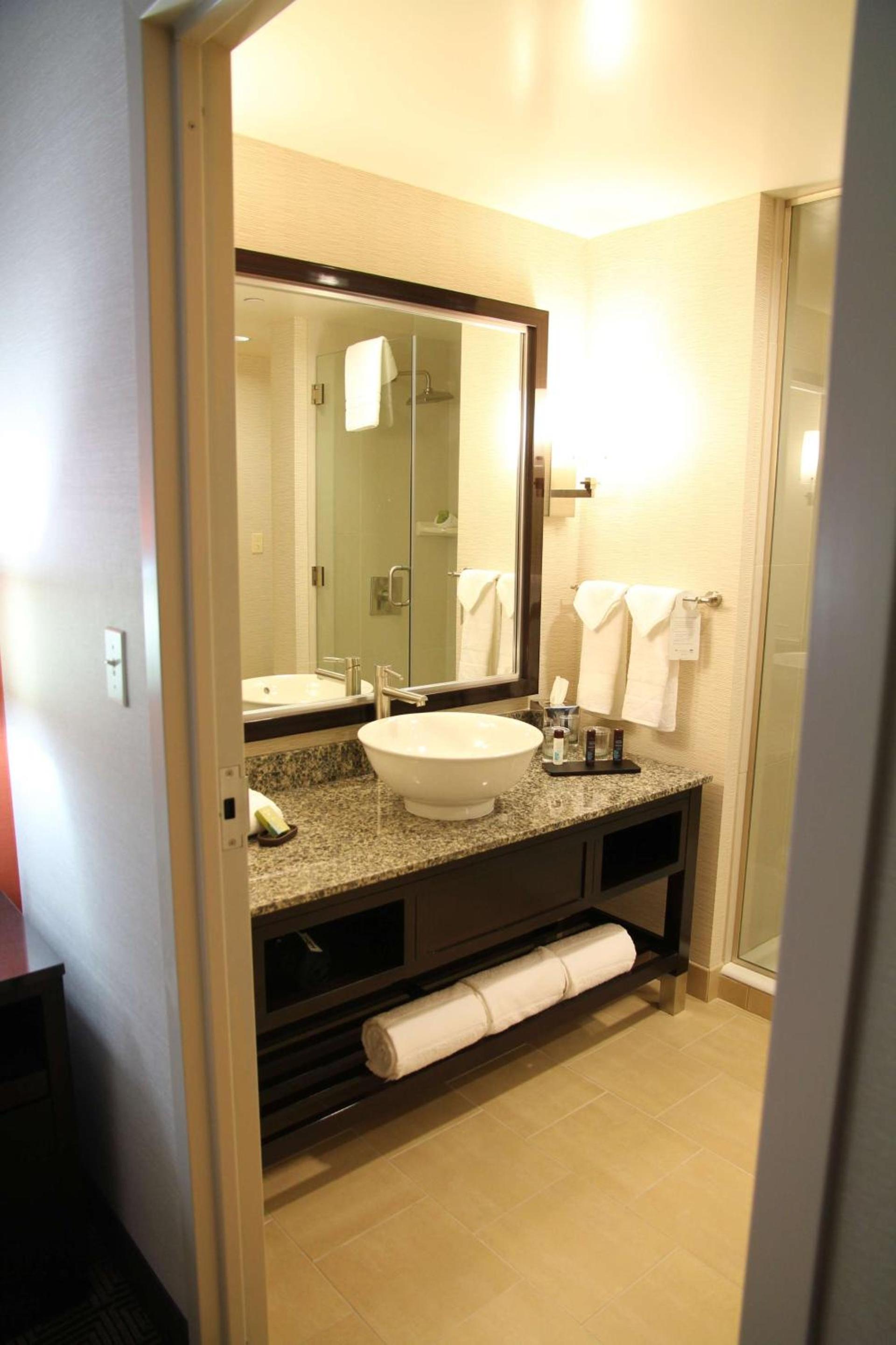 Embassy Suites Ontario - Airport photo 18