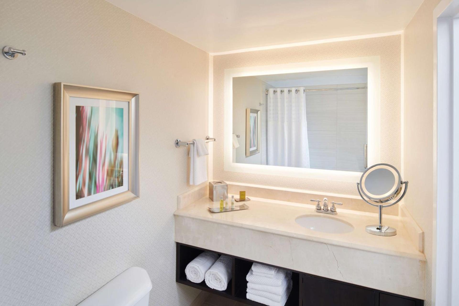 DoubleTree by Hilton Irvine Spectrum photo 24