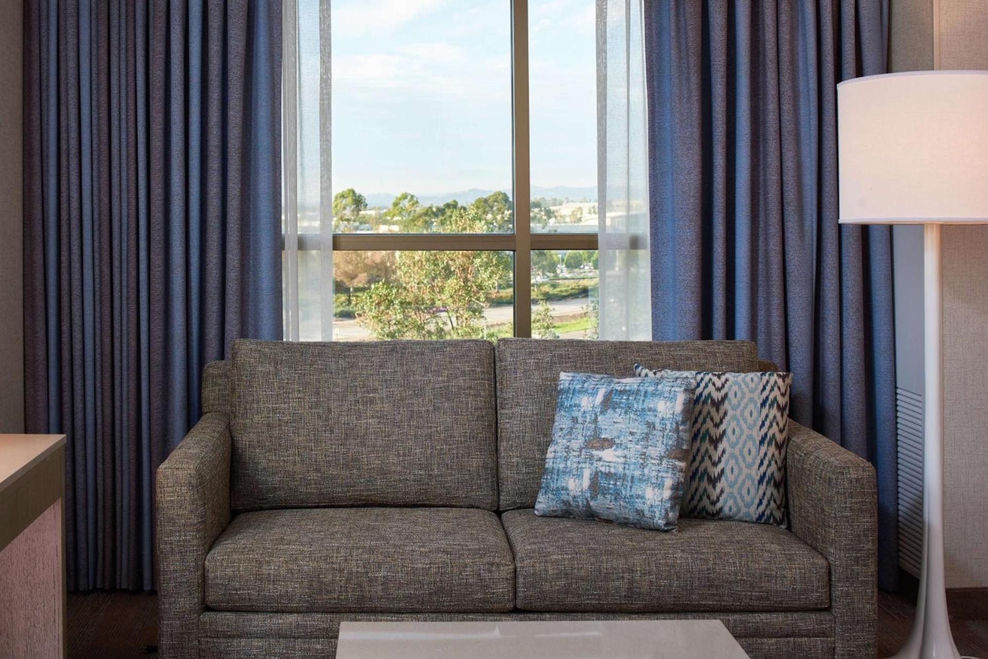 DoubleTree by Hilton Irvine Spectrum photo 30