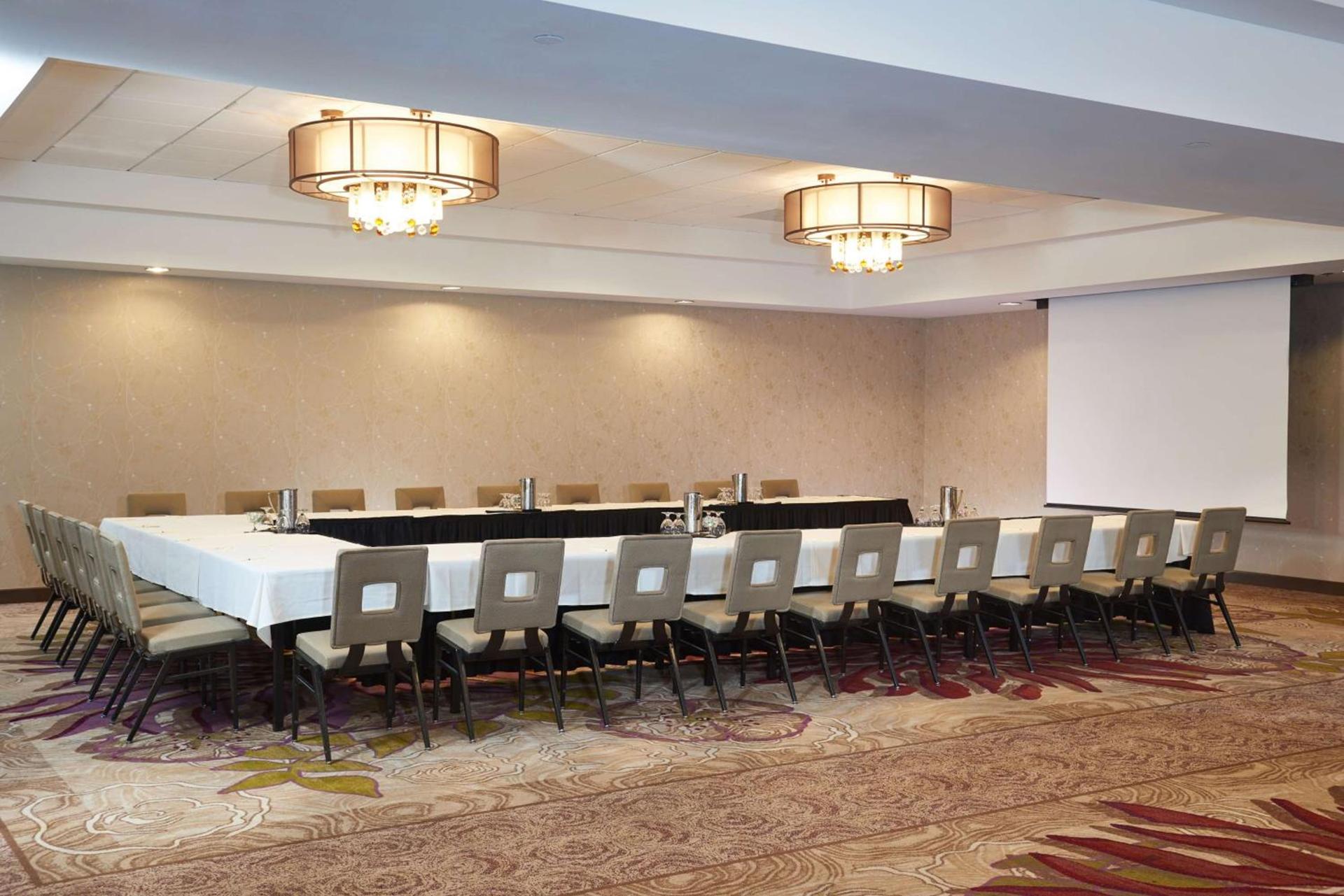 DoubleTree by Hilton Irvine Spectrum photo 37