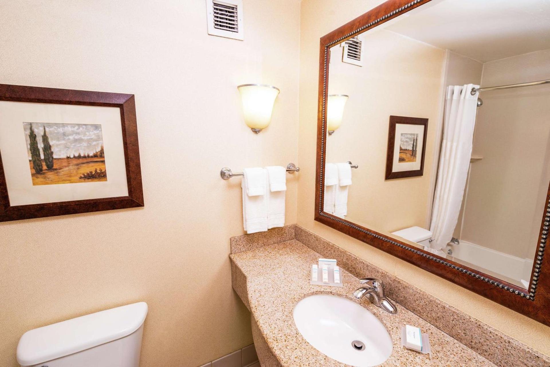 Hilton Garden Inn Ontario Rancho Cucamonga photo 33