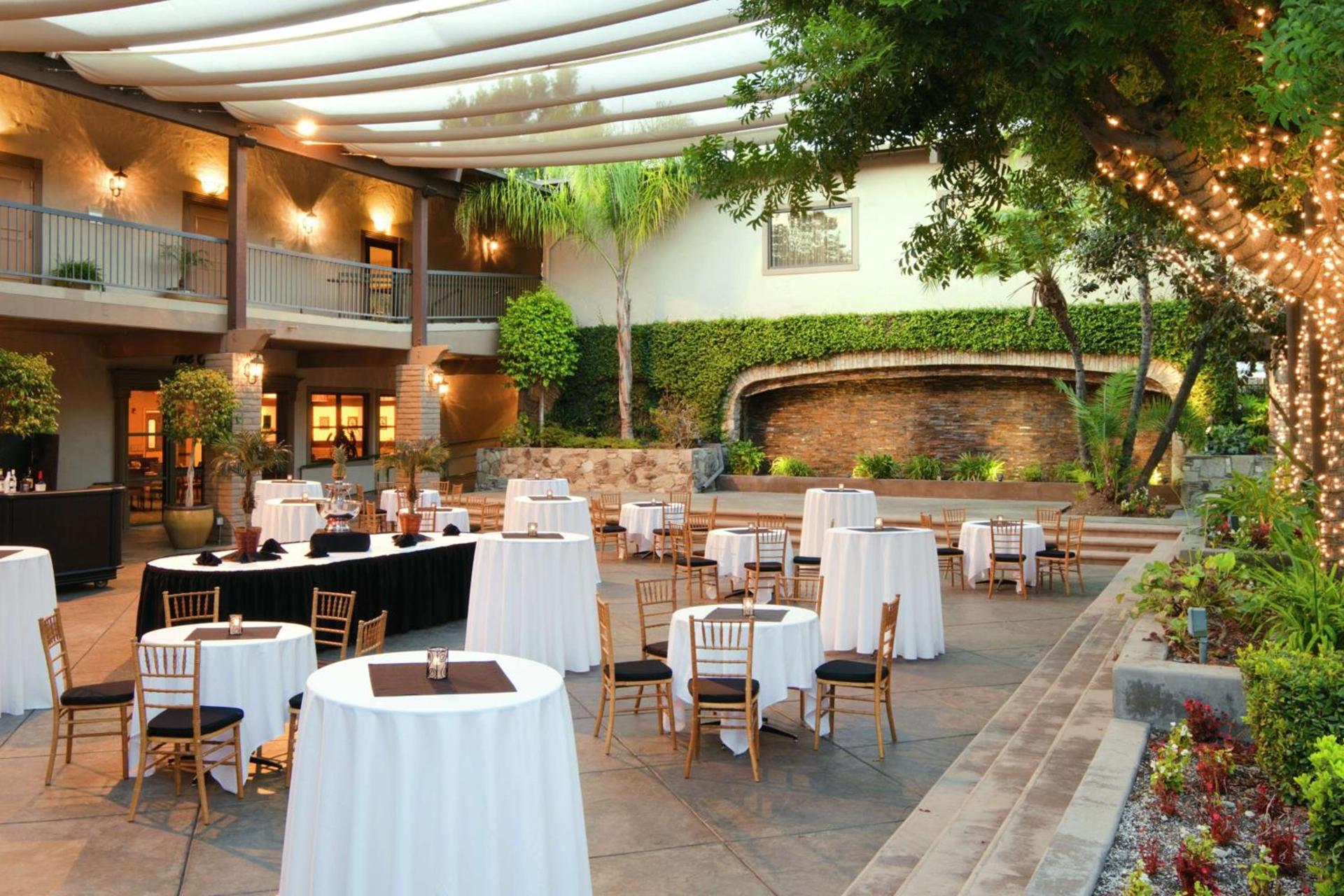 DoubleTree by Hilton Claremont photo 4
