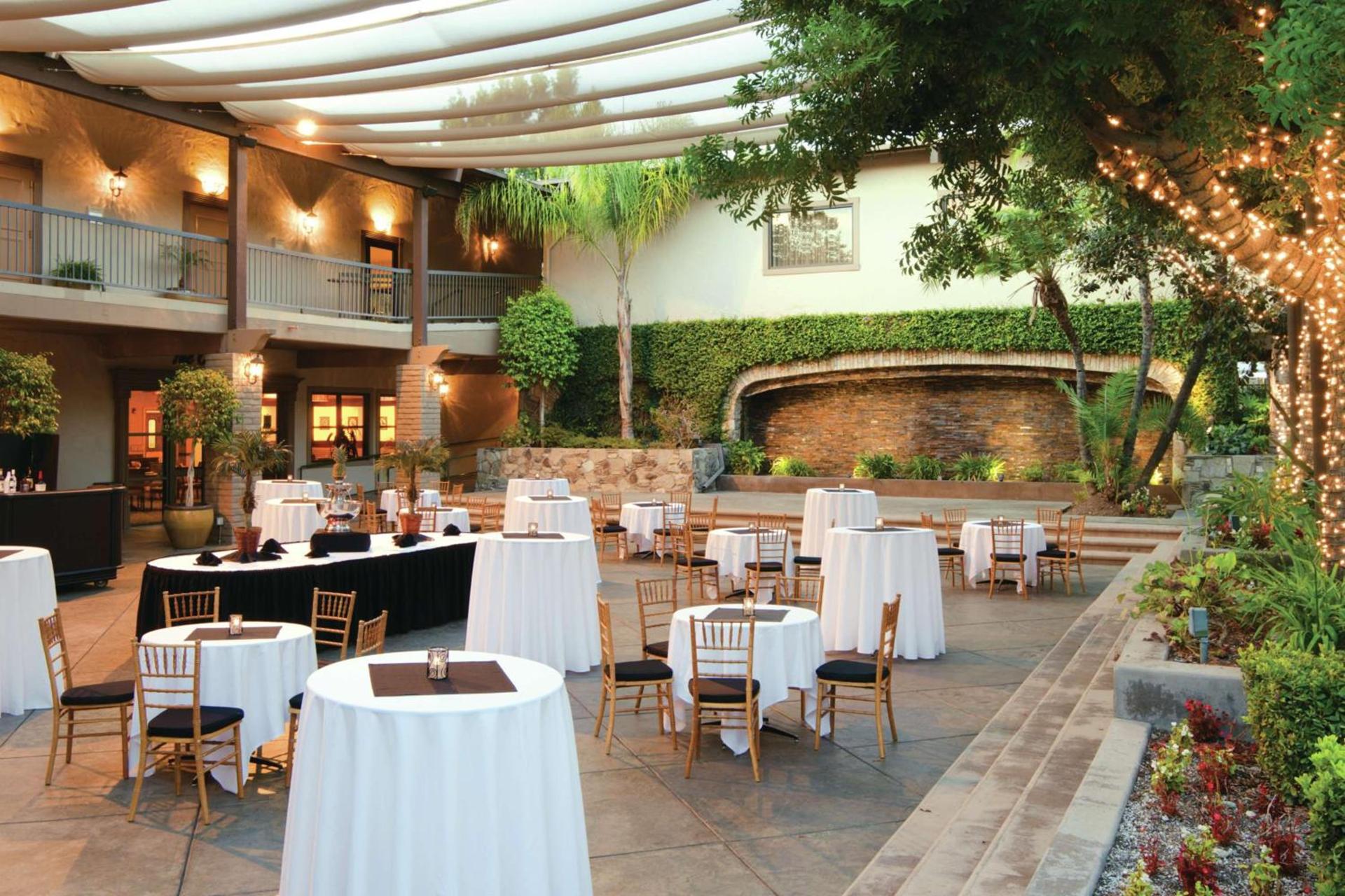 DoubleTree by Hilton Claremont photo 6