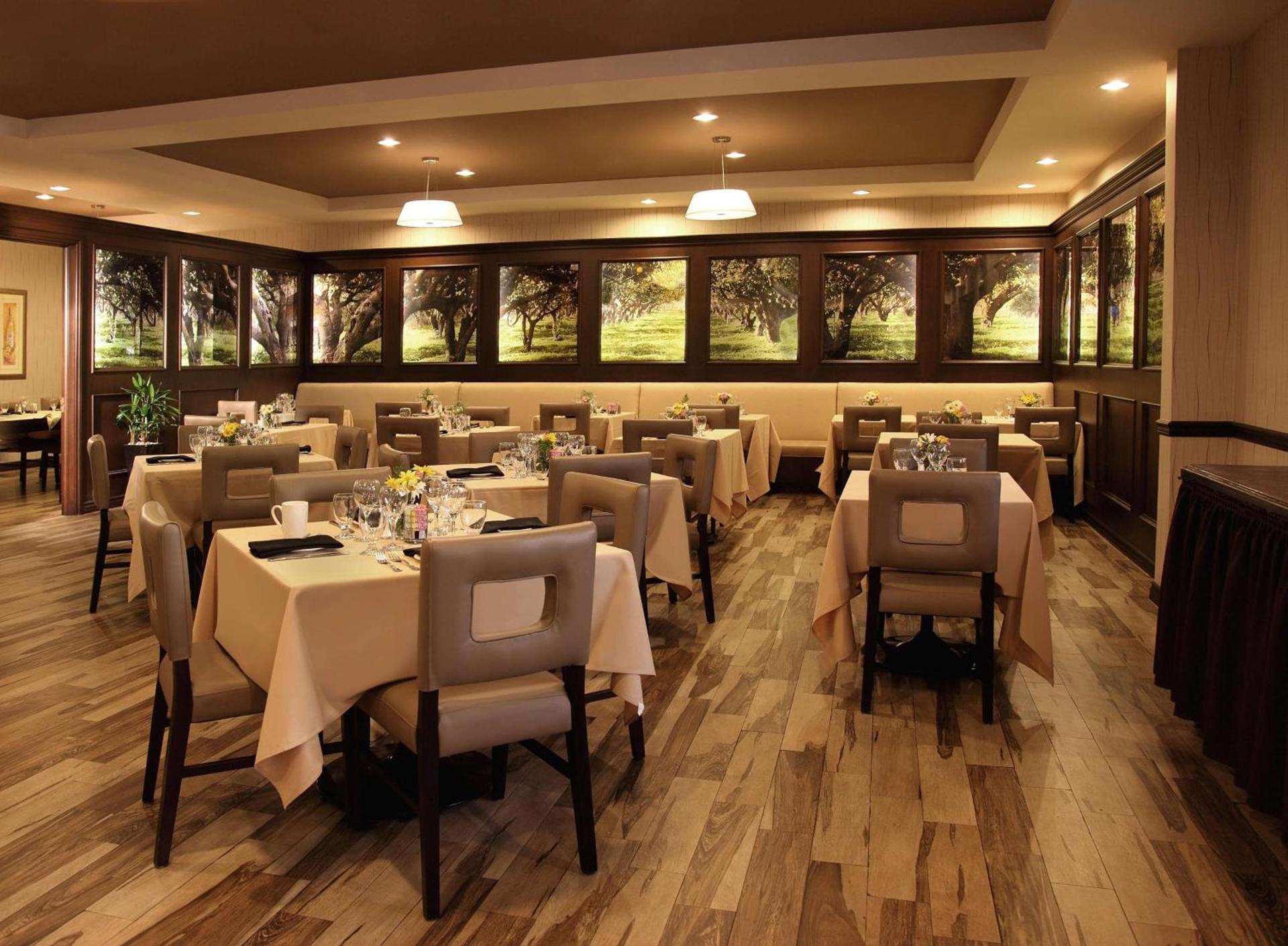 DoubleTree by Hilton Claremont photo 14