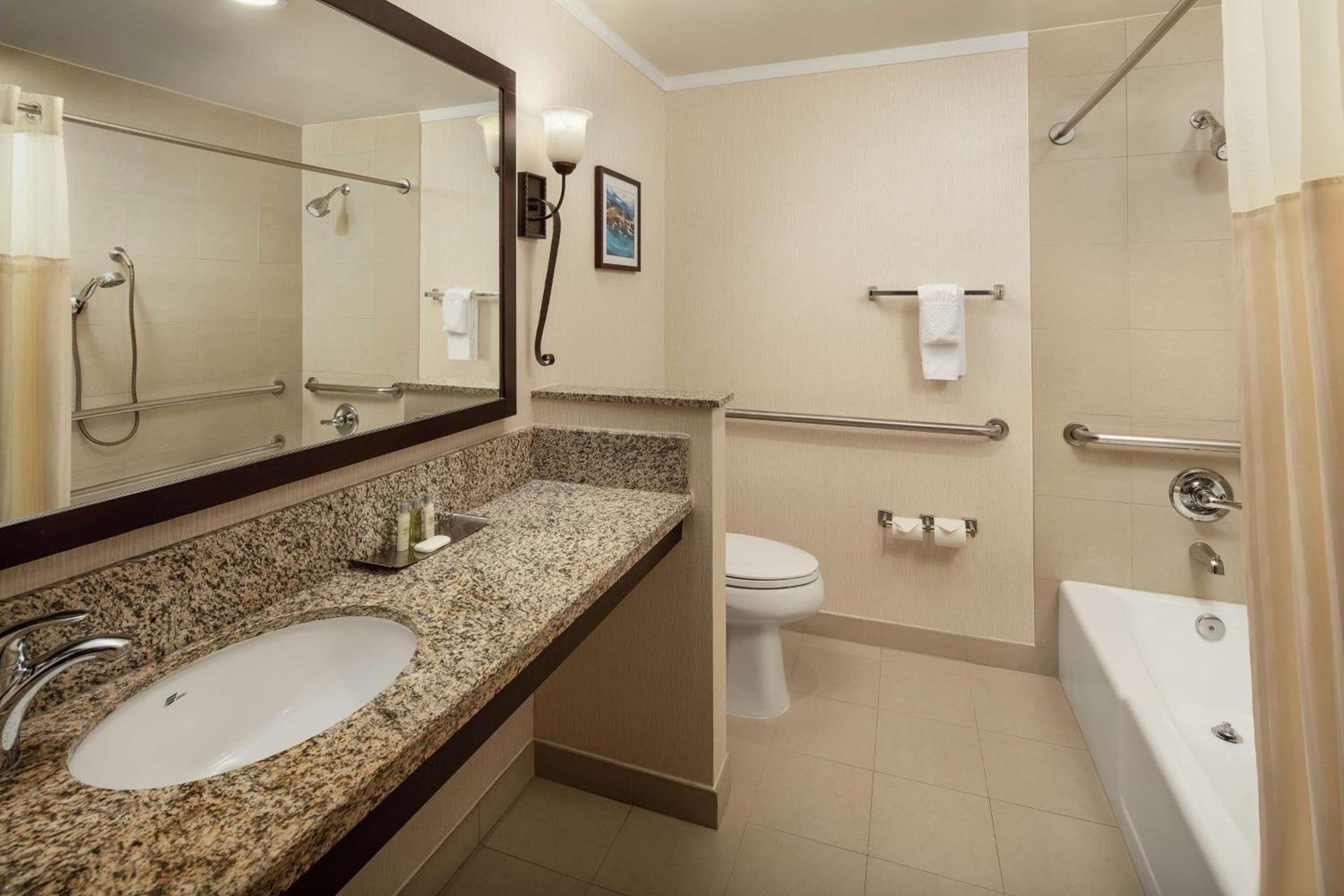 DoubleTree by Hilton Claremont photo 18