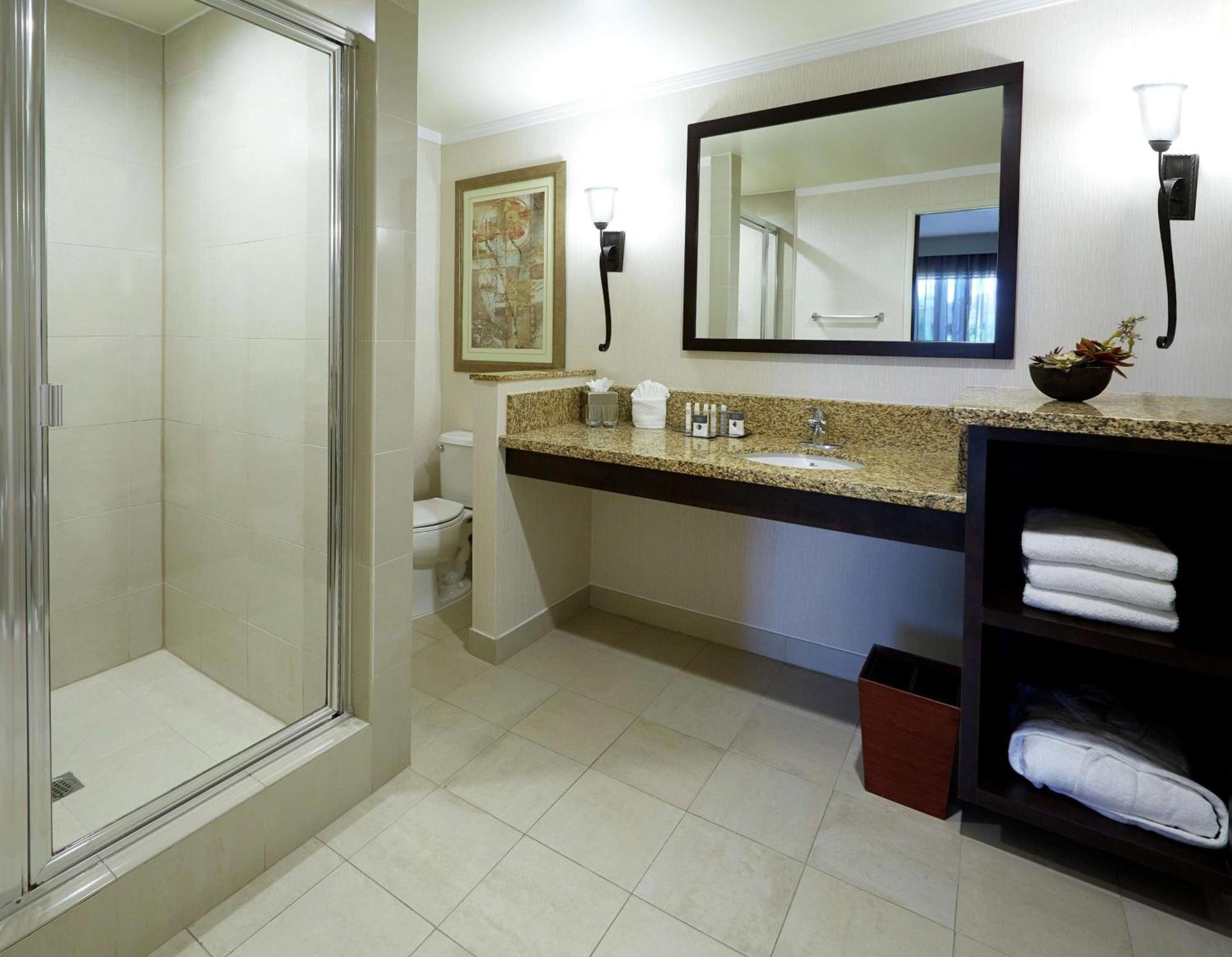 DoubleTree by Hilton Claremont photo 28